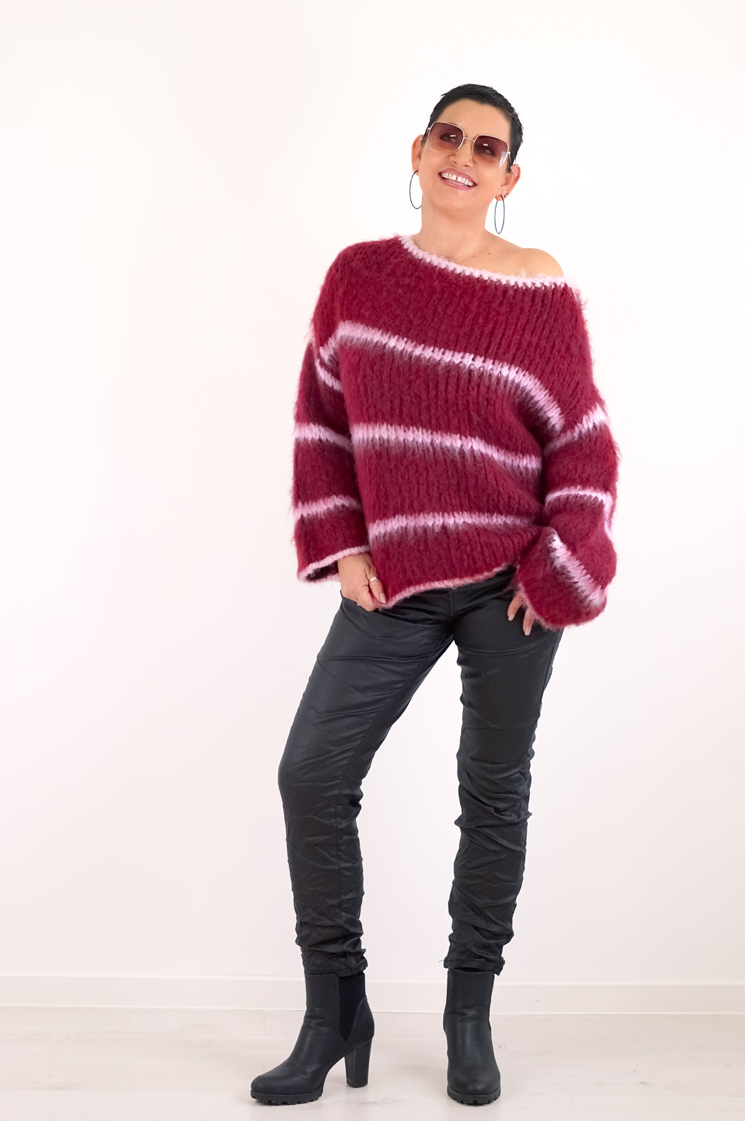 Kuscheliger Grobstrickpullover mit Streifen, bordeaux/rosa