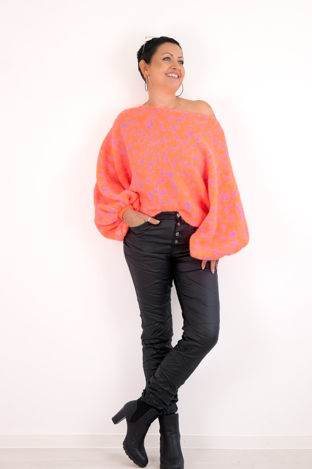 Leo Strickpulli mit weiten Ballonärmeln, neonorange/candy pink