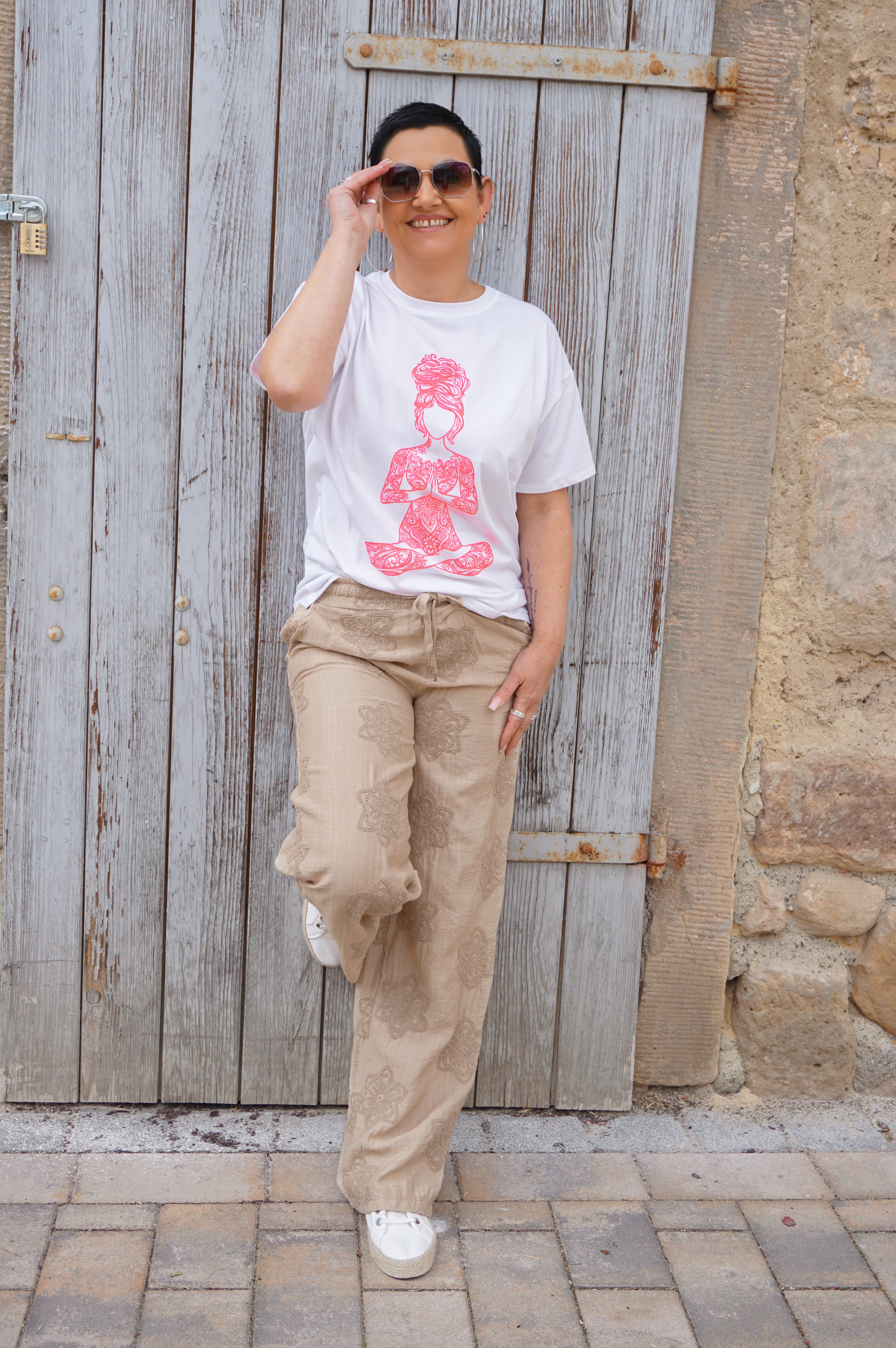 T-Shirt "Namaste", neon koralle