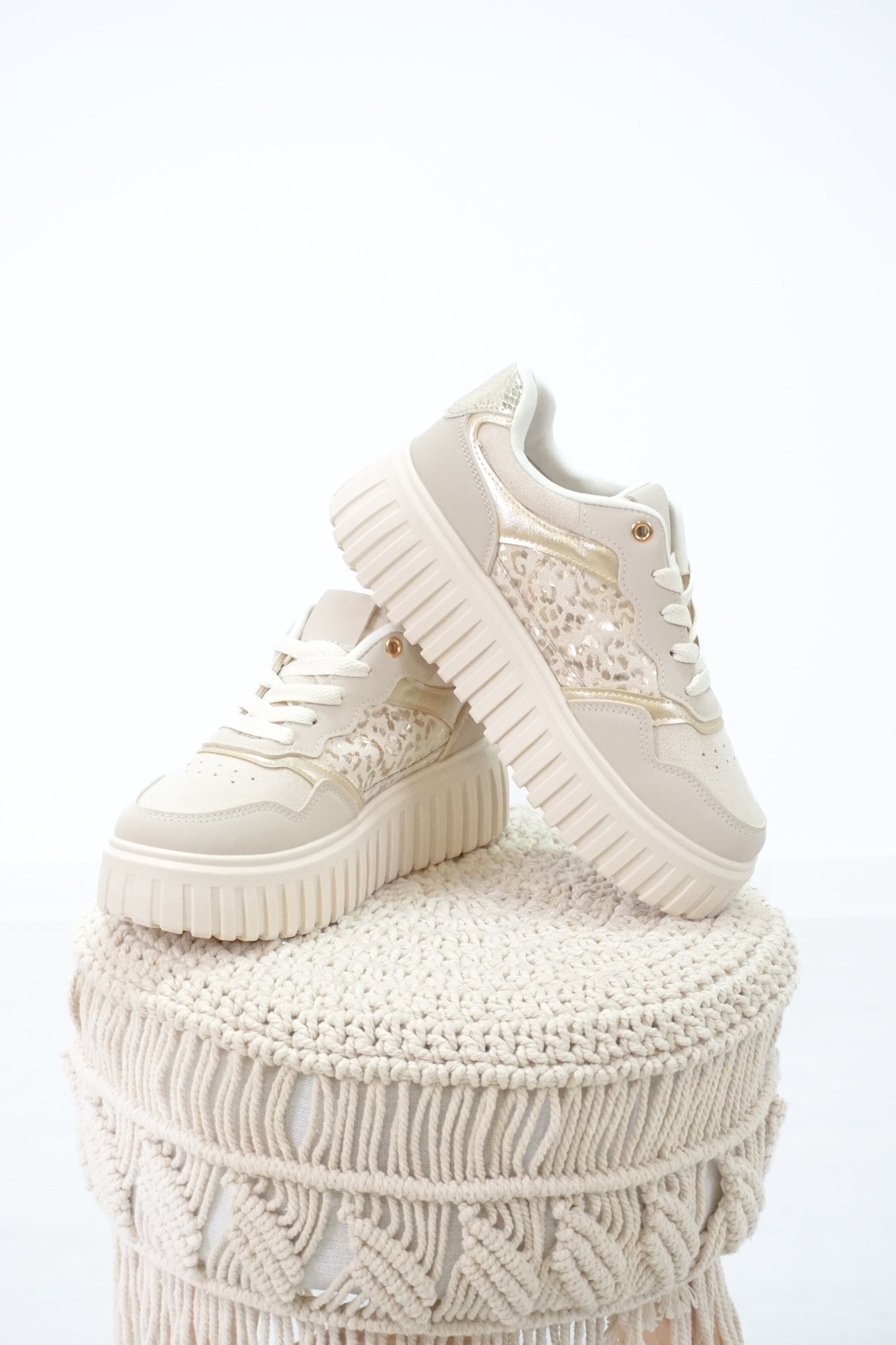 Sneaker "golden Leo"