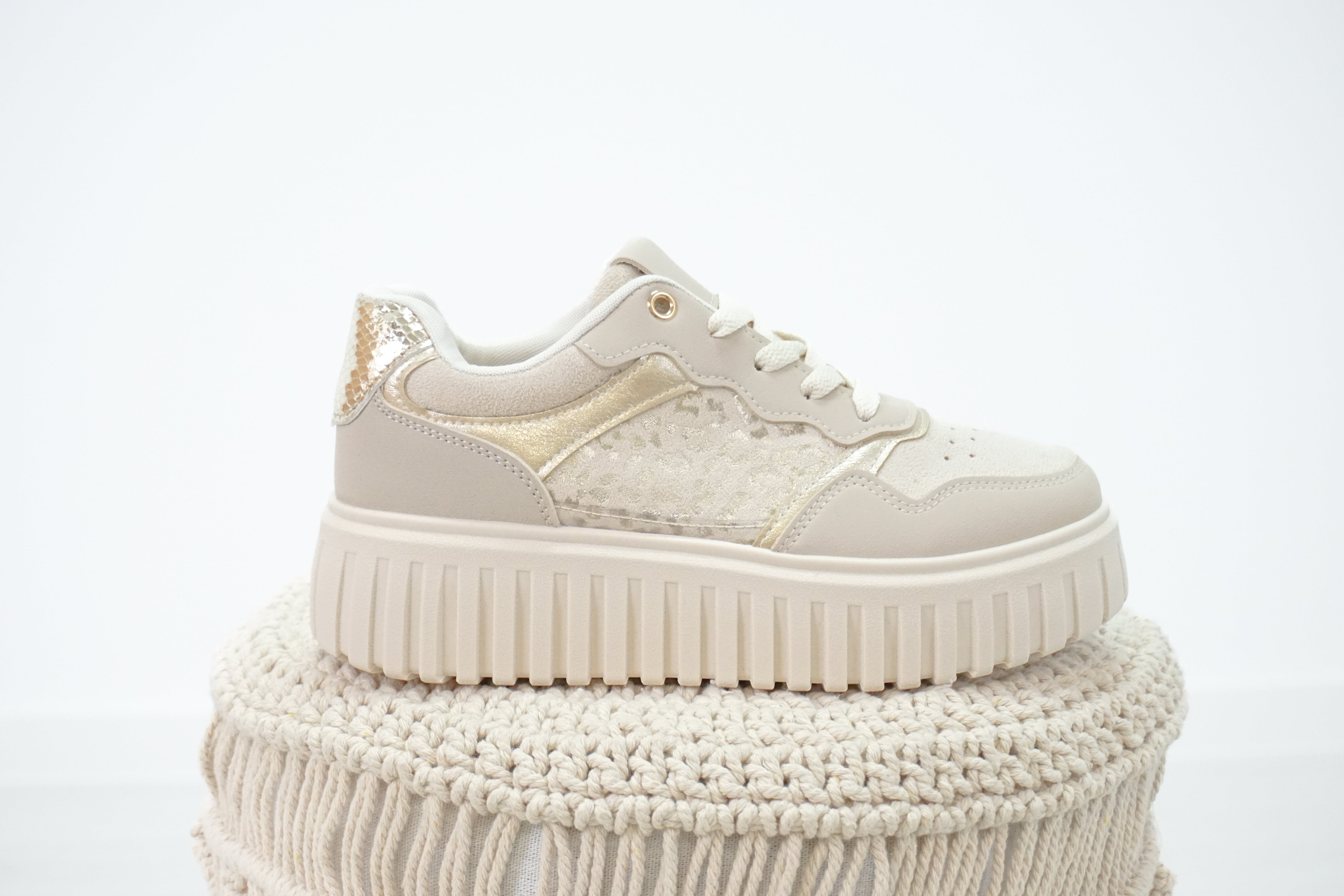 Sneaker "golden Leo"