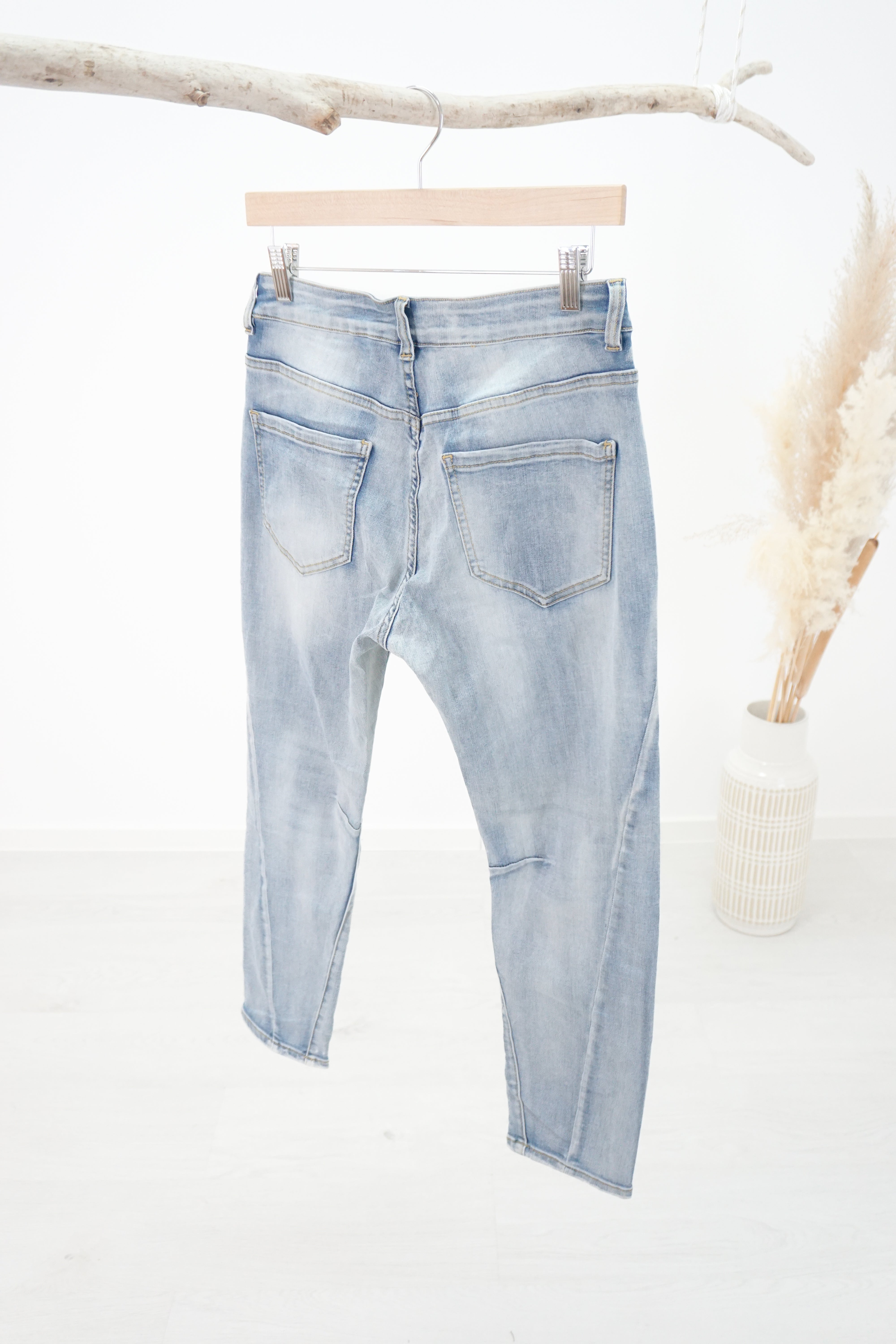 Sexy Woman Jeans mit coolen Patches