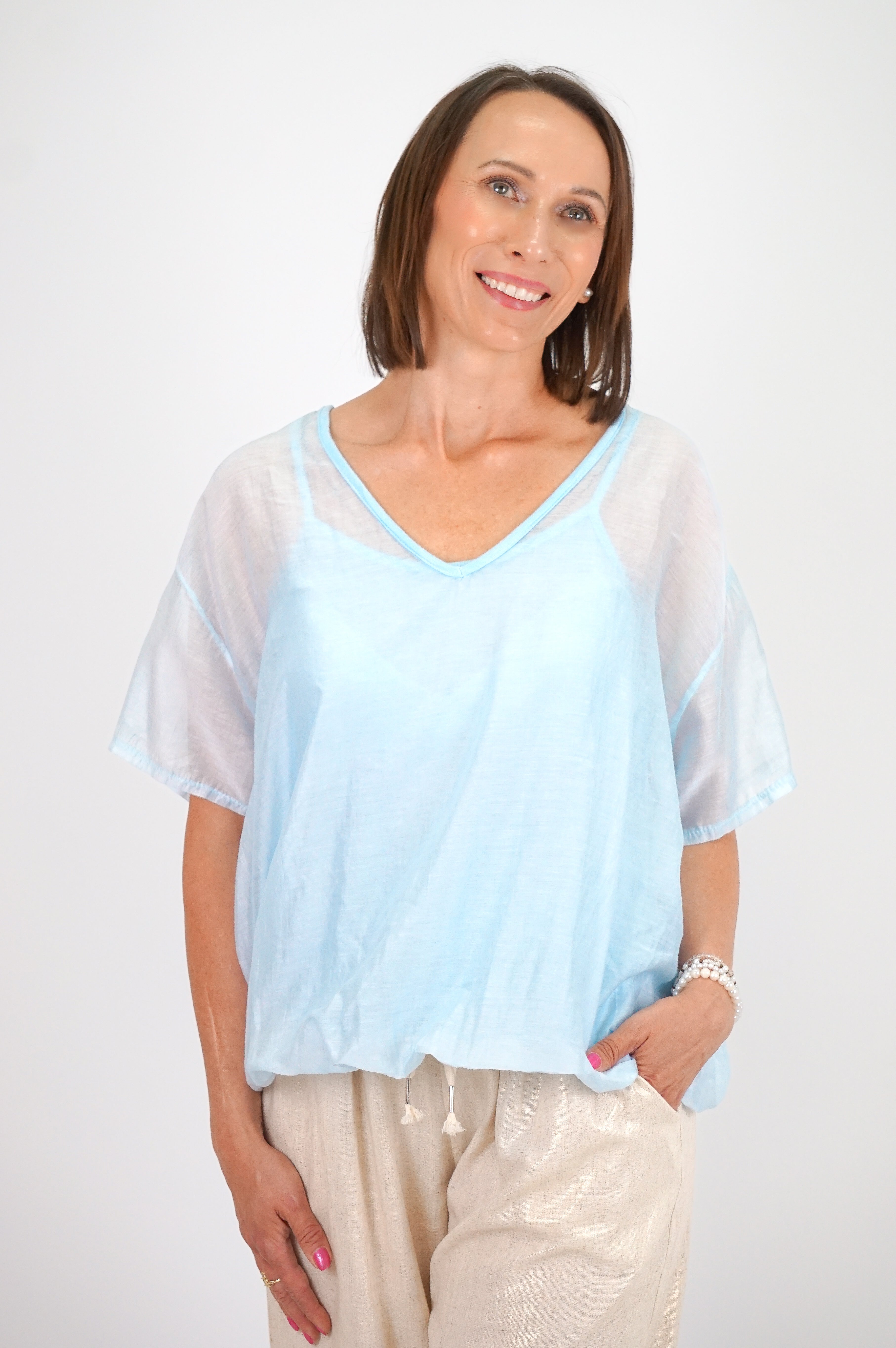 Blusenshirt mit leicht glänzender Optik, hellblau
