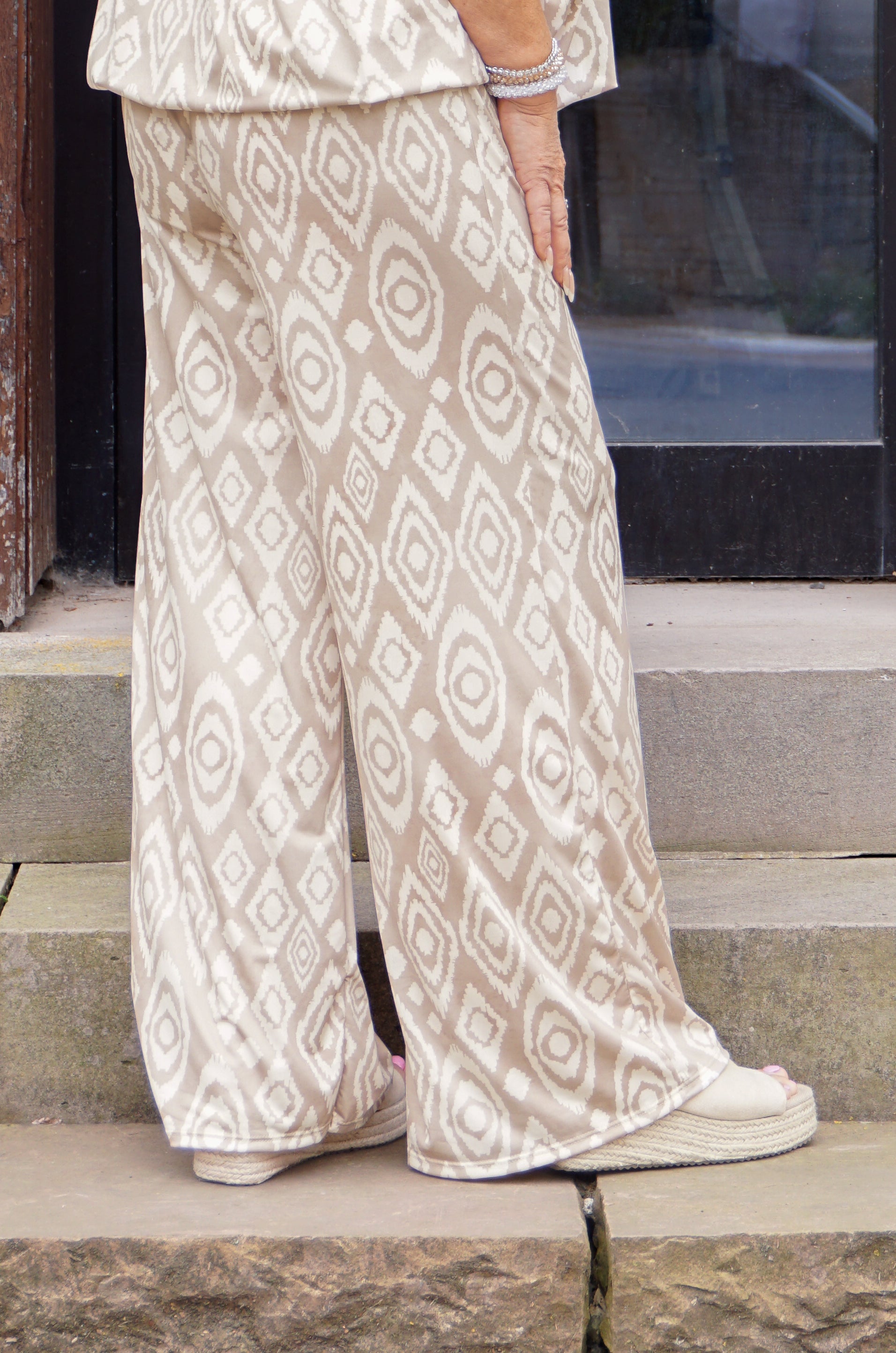 Zweiteiler Kofferhose mit Print, beige