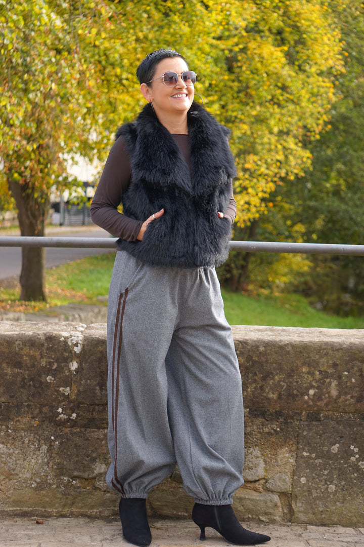 Weiche Stoffhose mit Muster, schwarz