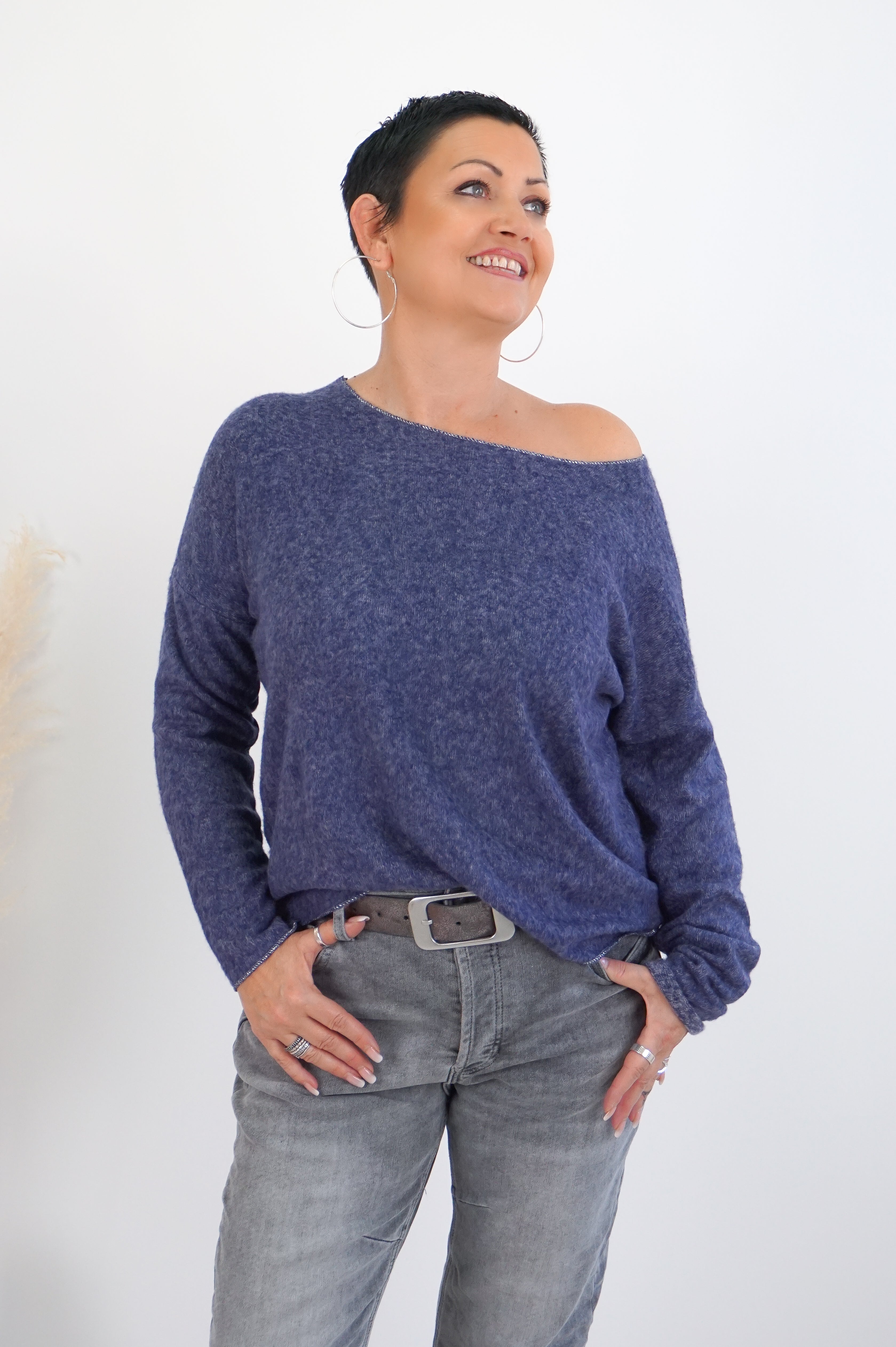 Flauschiger Feinstrickpulli, blau