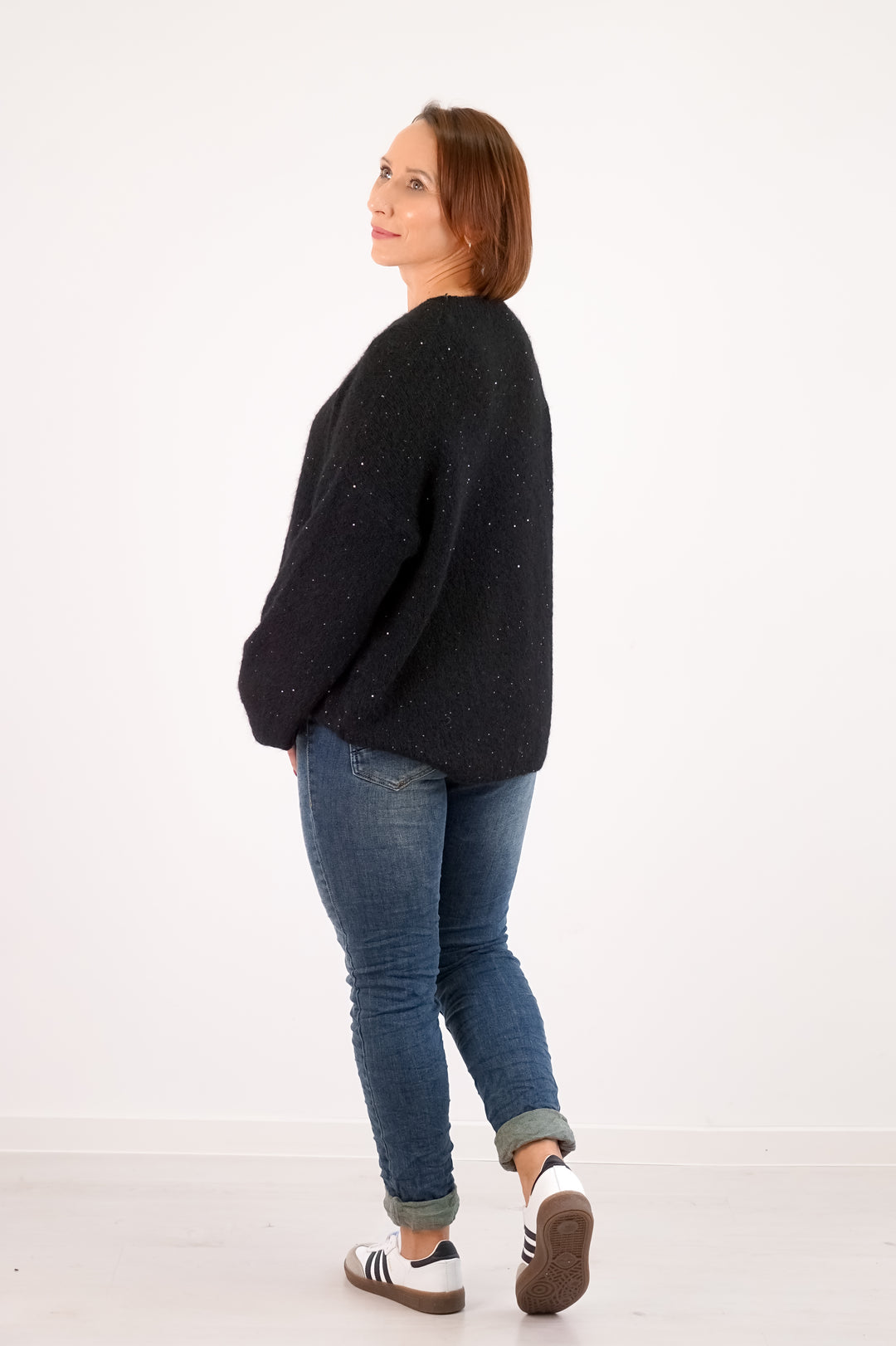 Strickpulli mit Pailletten, schwarz