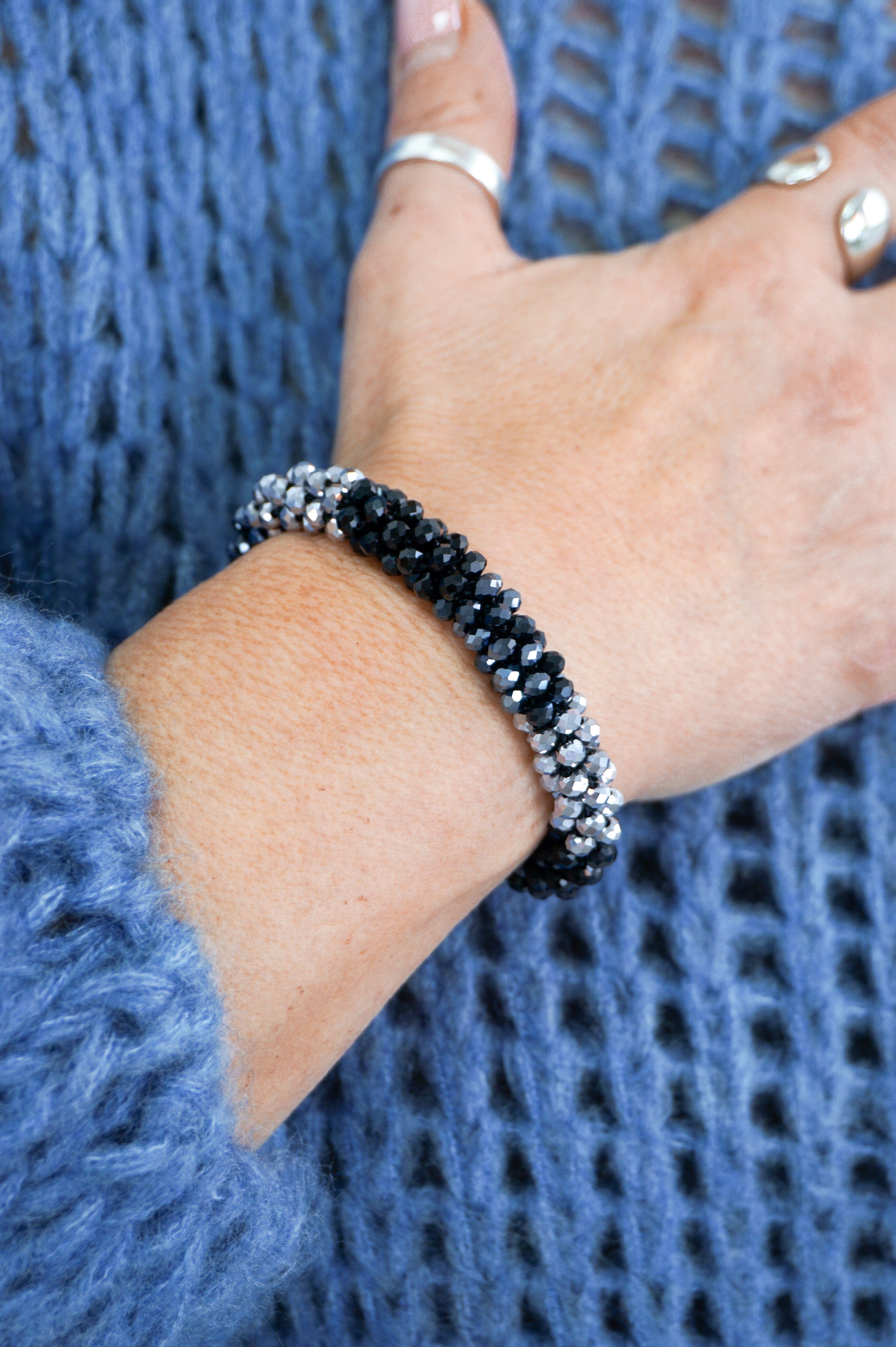 Perlenarmband, schwarz/dunkelblau/silber