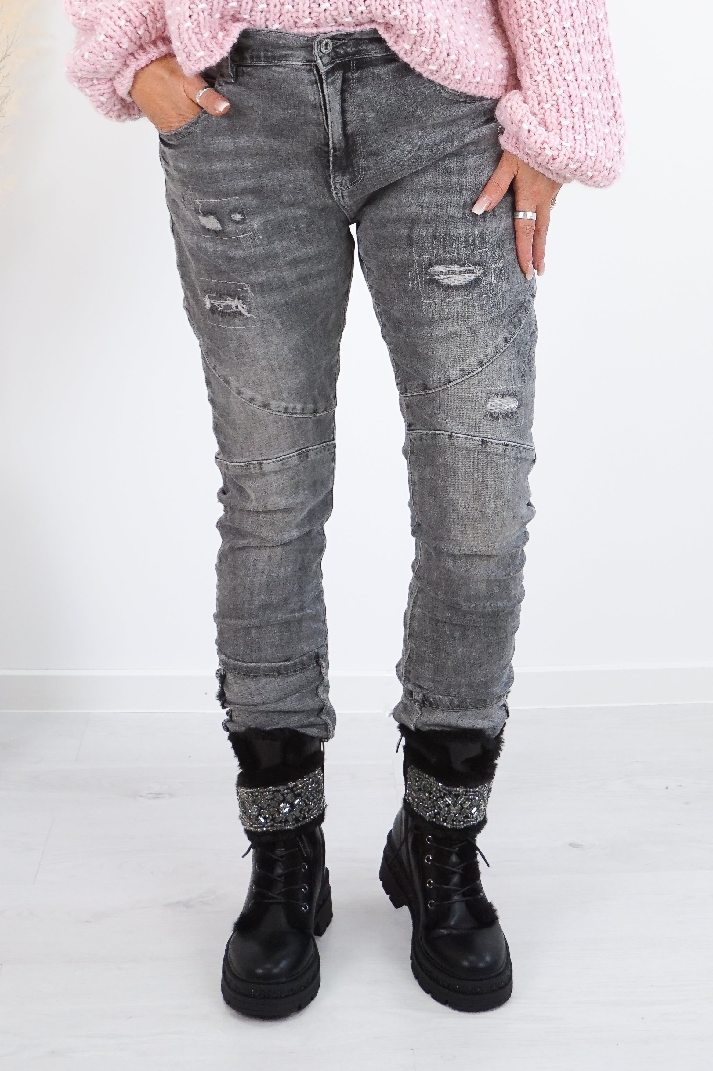 Sexy Woman Jeans im used Look