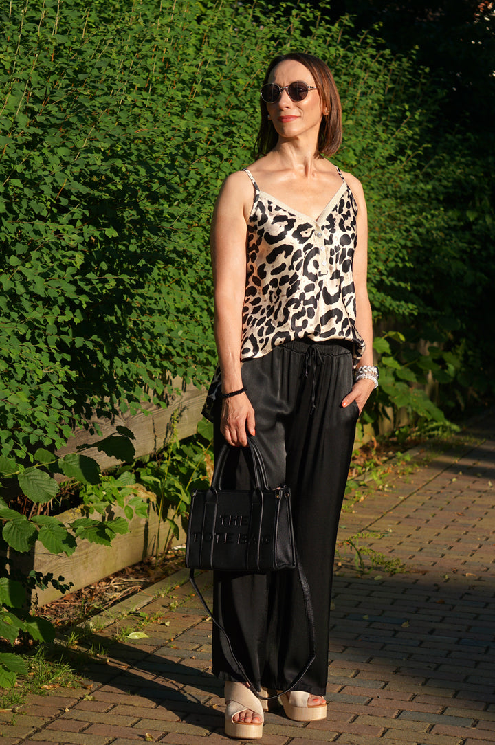 Satintop mit Leo Print