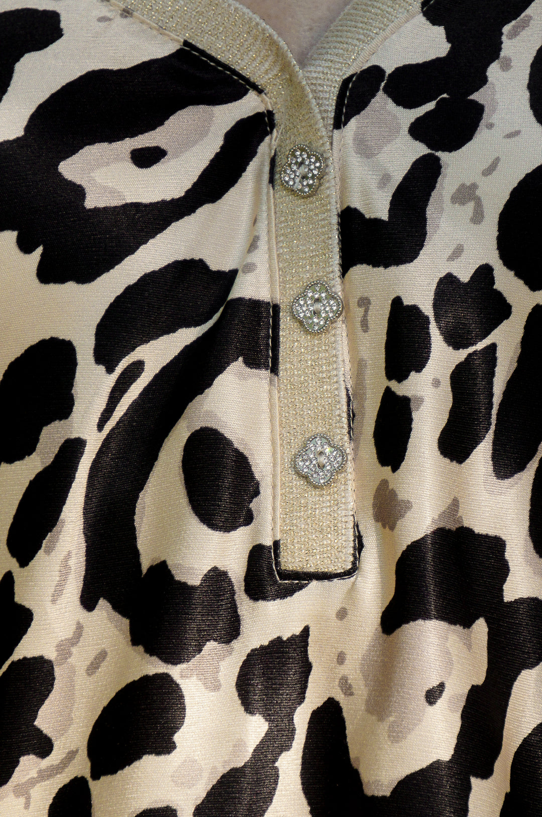 Satintop mit Leo Print