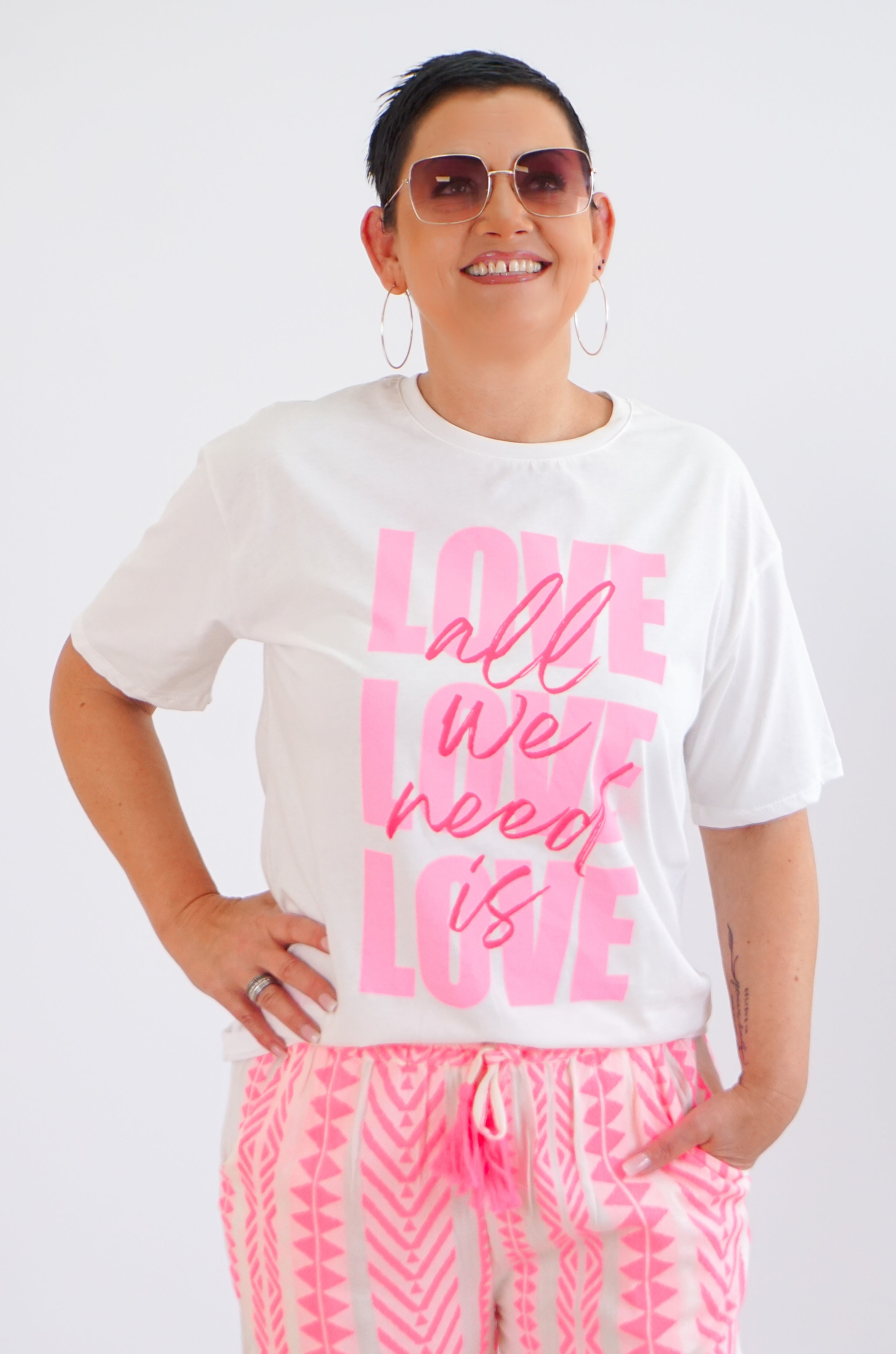 T-Shirt "all we need“