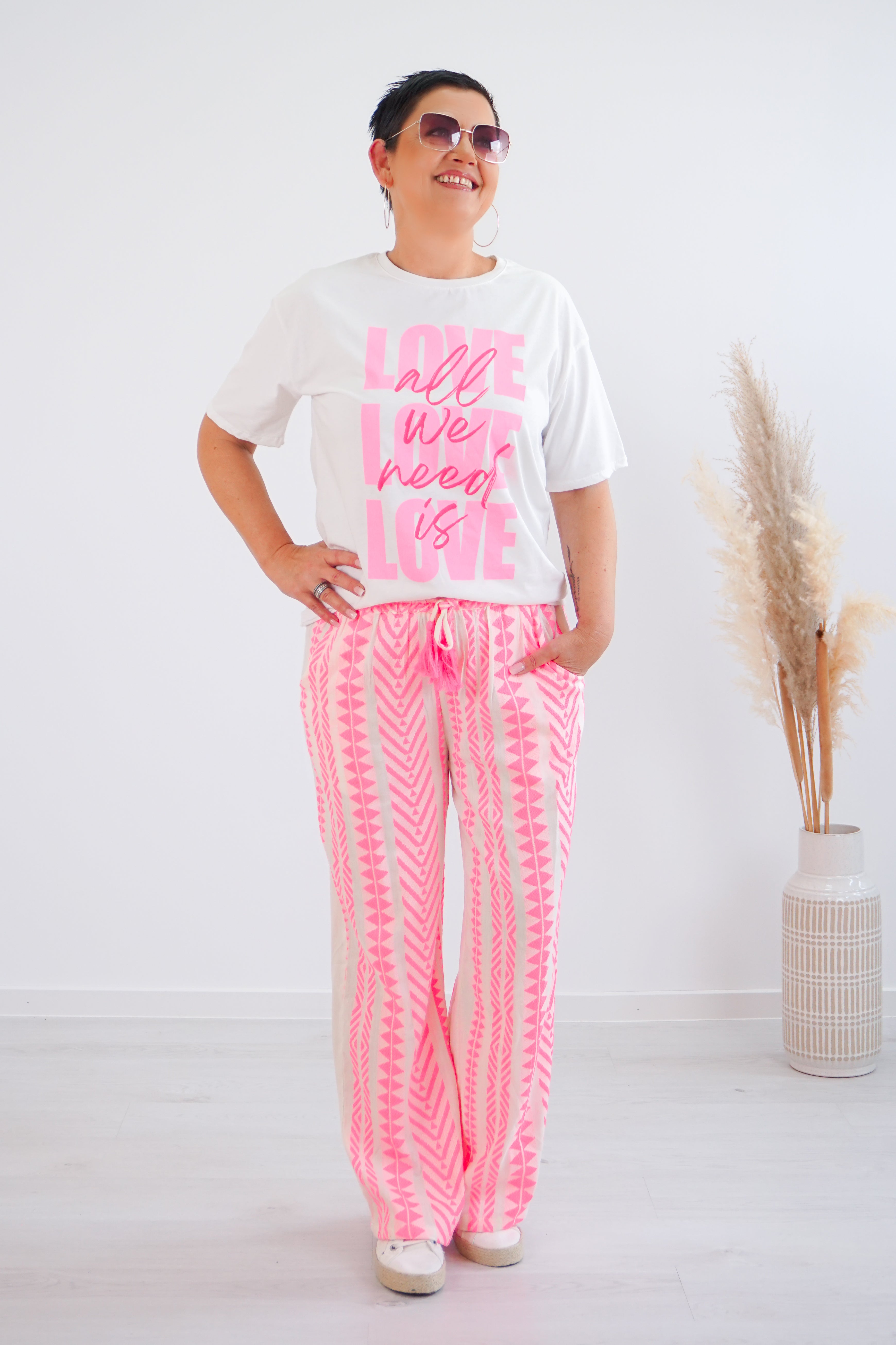 T-Shirt "all we need“