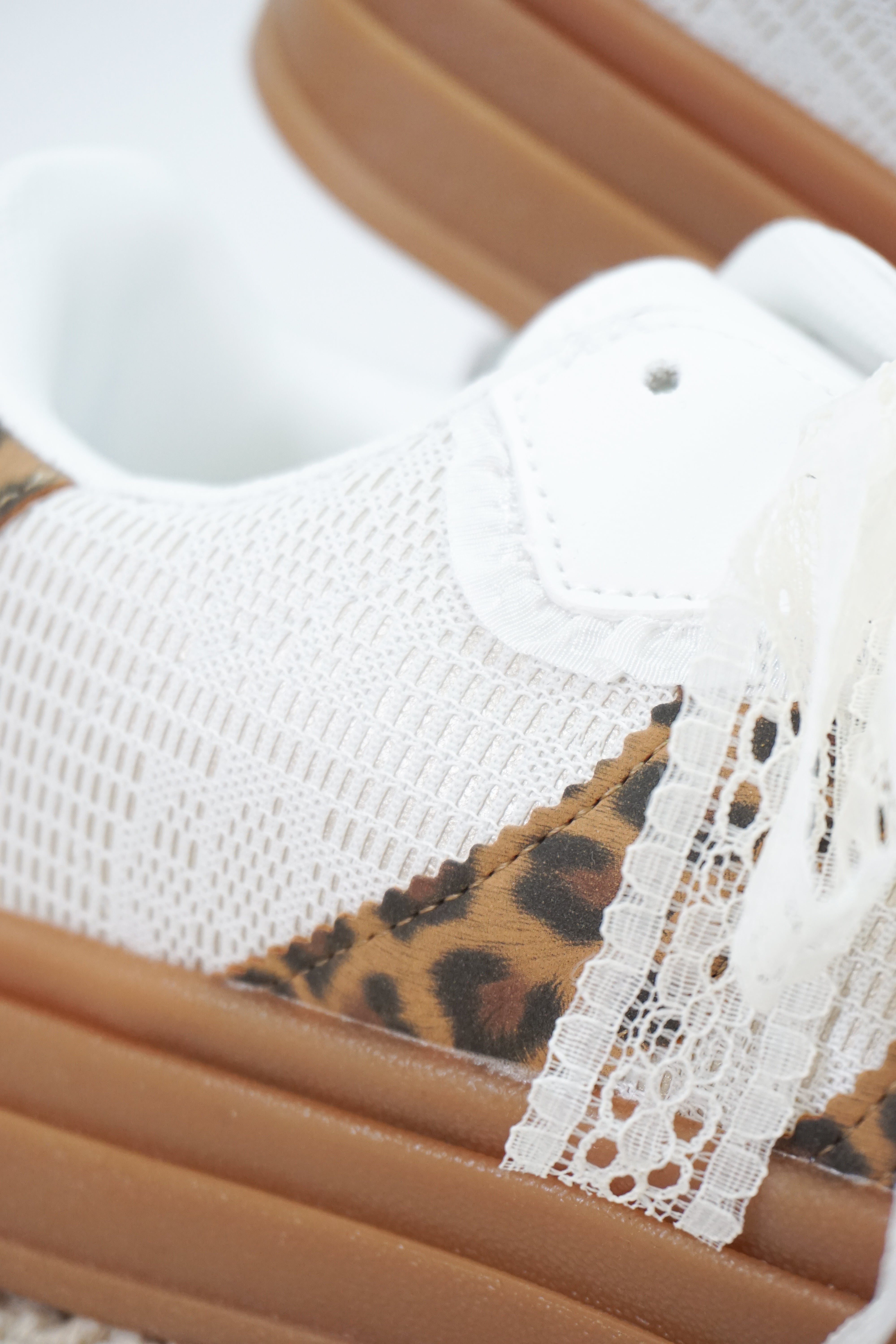 Sneaker "romantic", leo