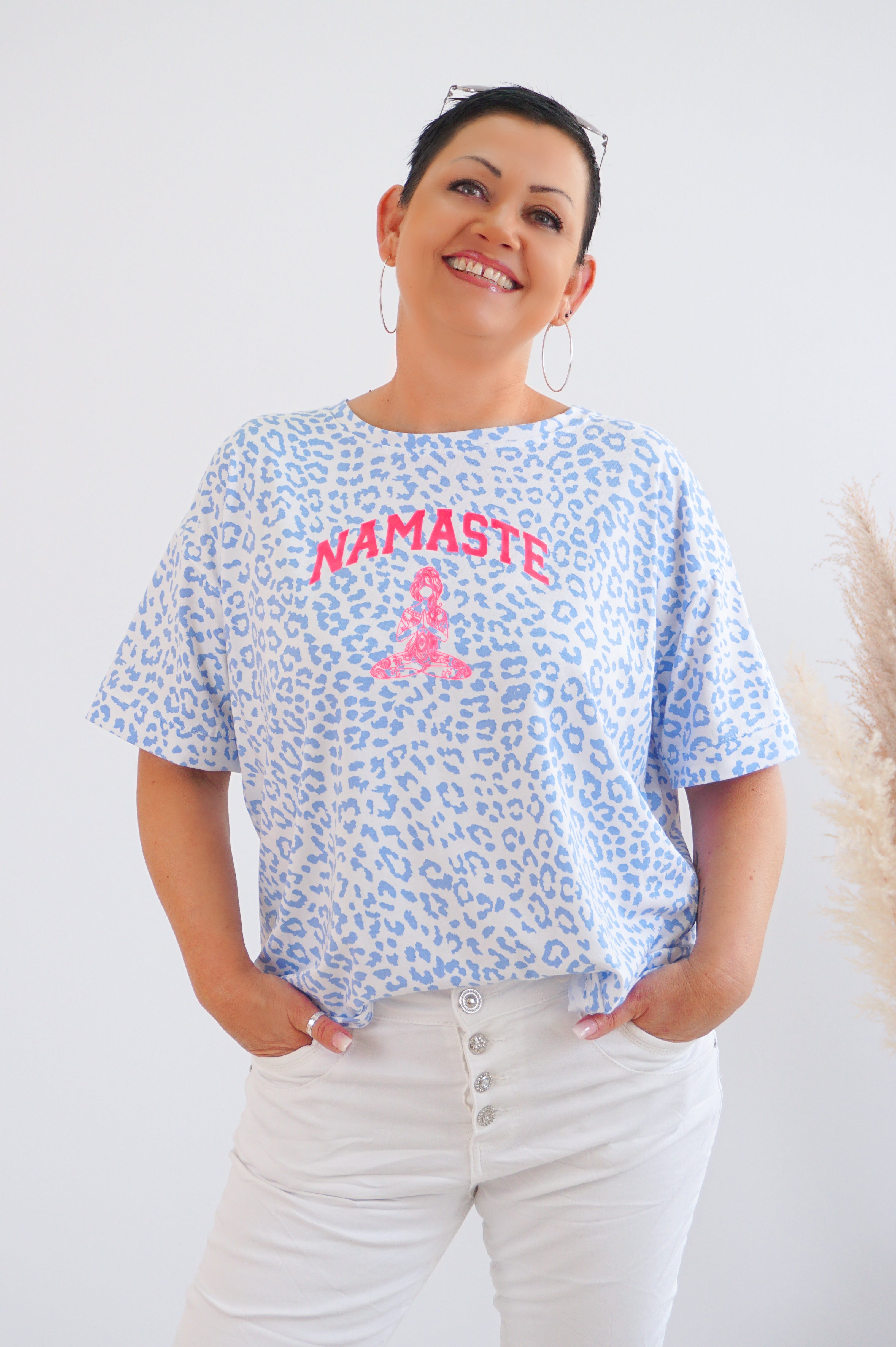 T-Shirt "Namaste", weiß/hellblau