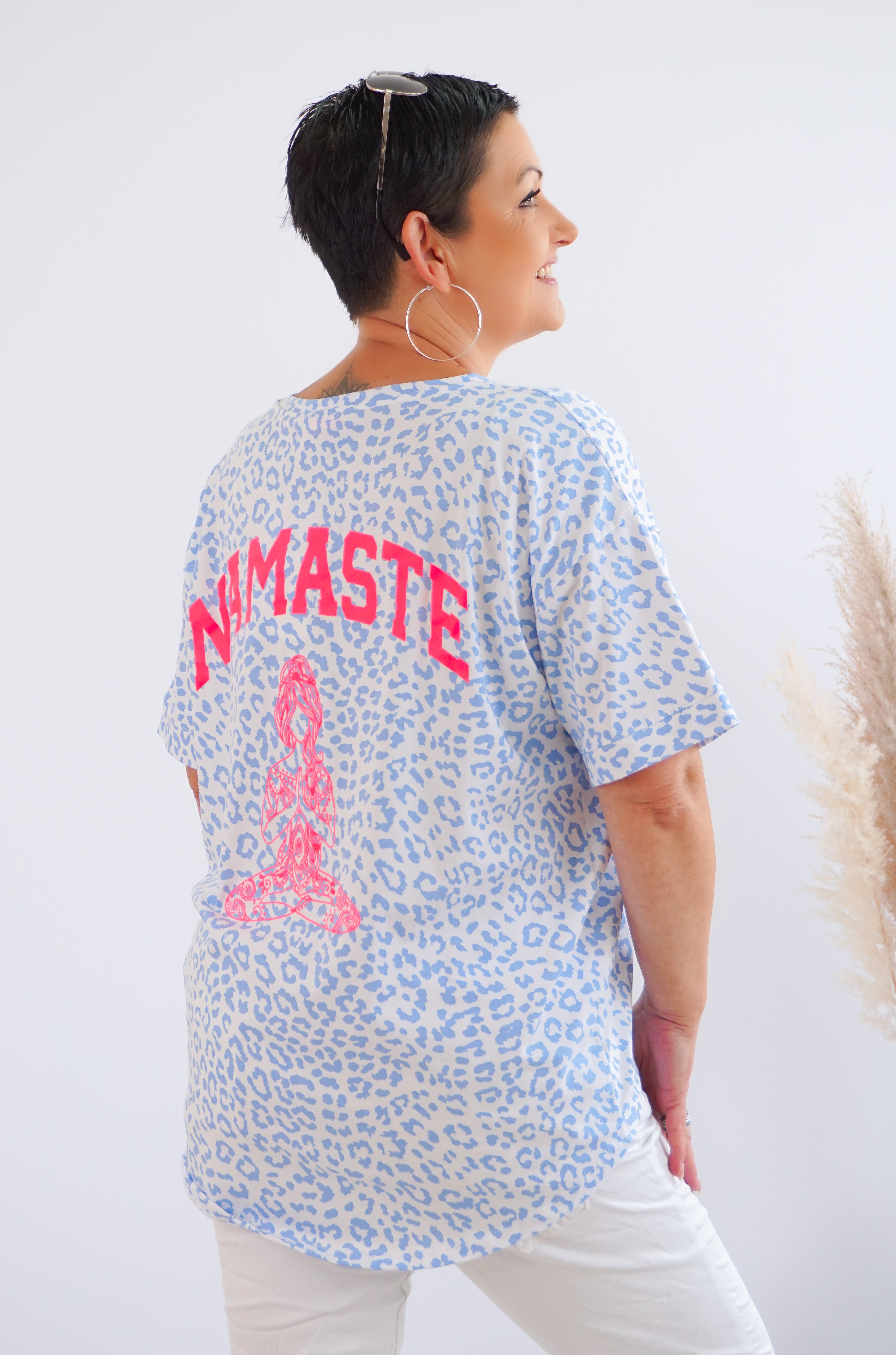 T-Shirt "Namaste", weiß/hellblau