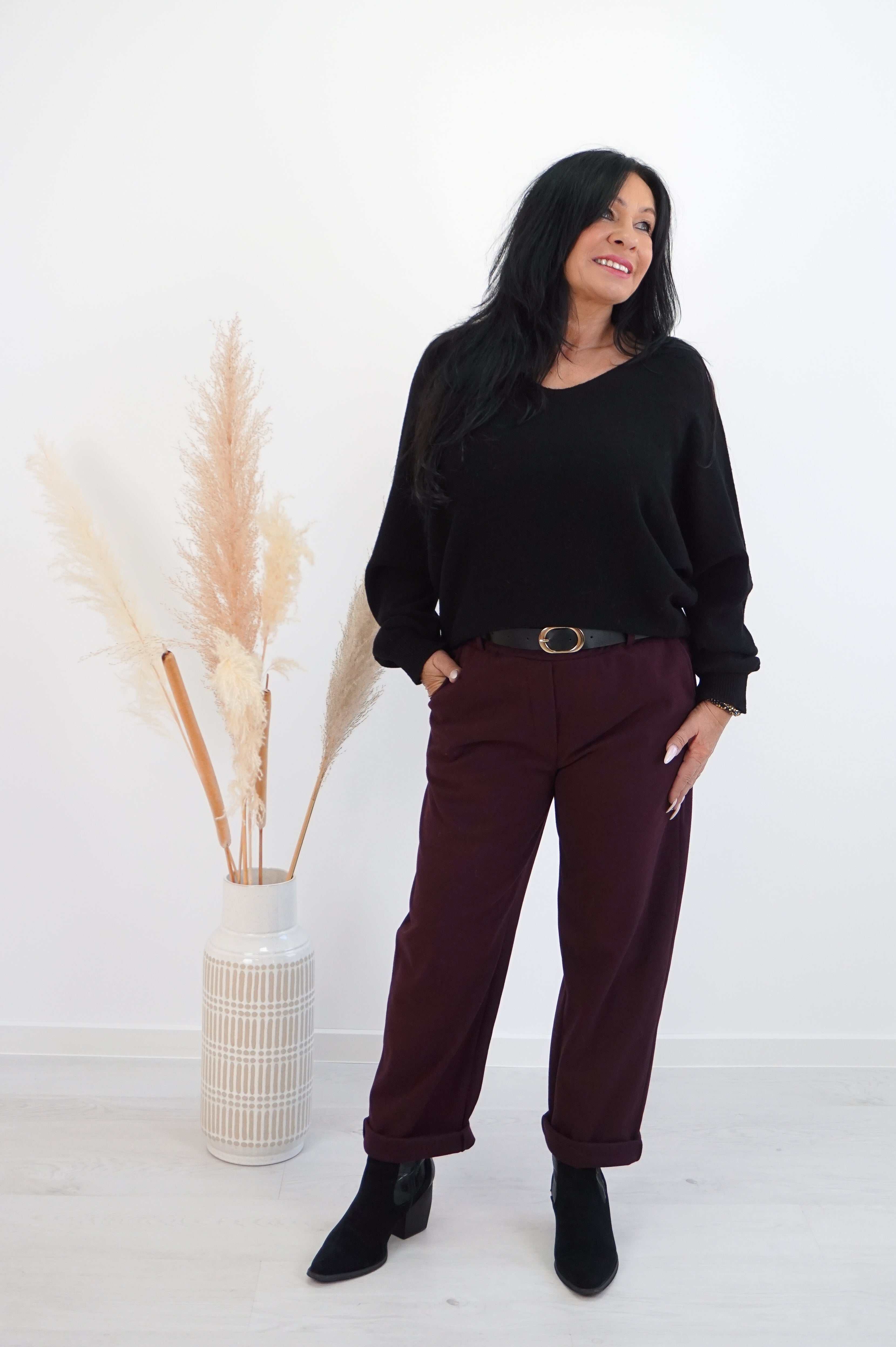 Feinstrickpulli mit Fledermausärmeln, schwarz