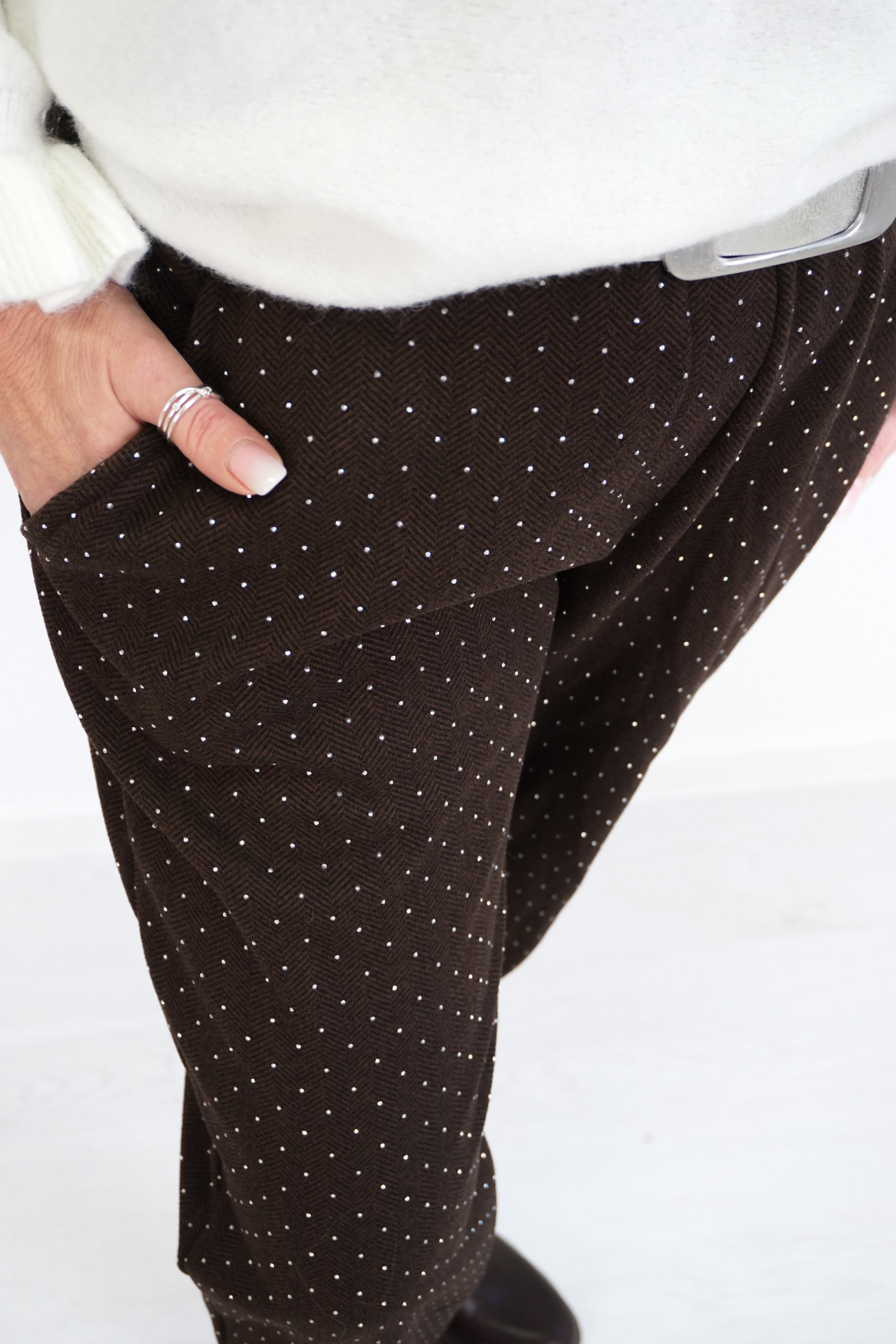 Weiche Stoffhose mit Muster „sparkle“, schokobraun