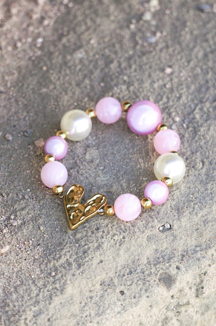 Perlenarmband mit goldenen Herz, rosa