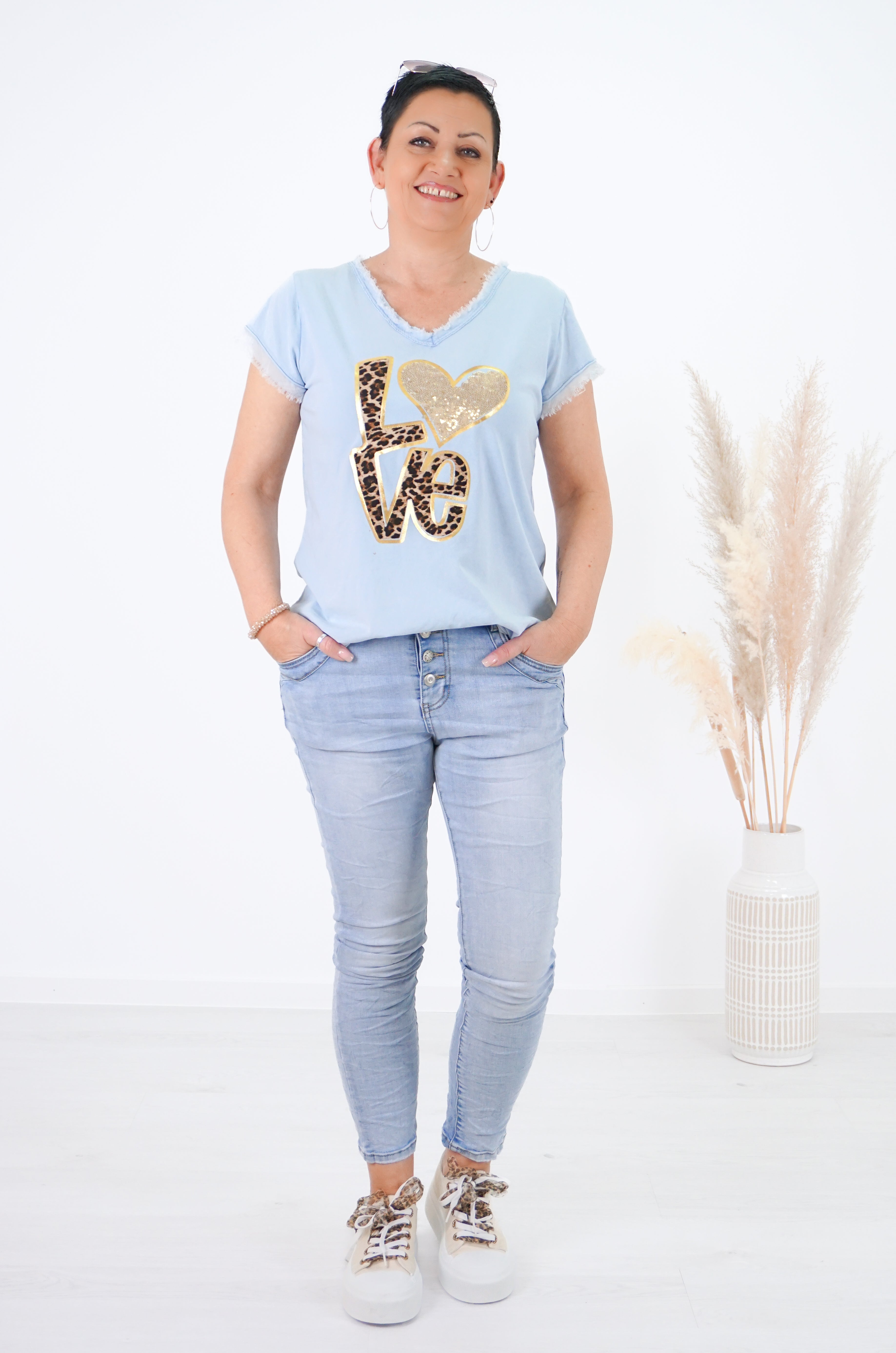T-Shirt "Leo Love", hellblau