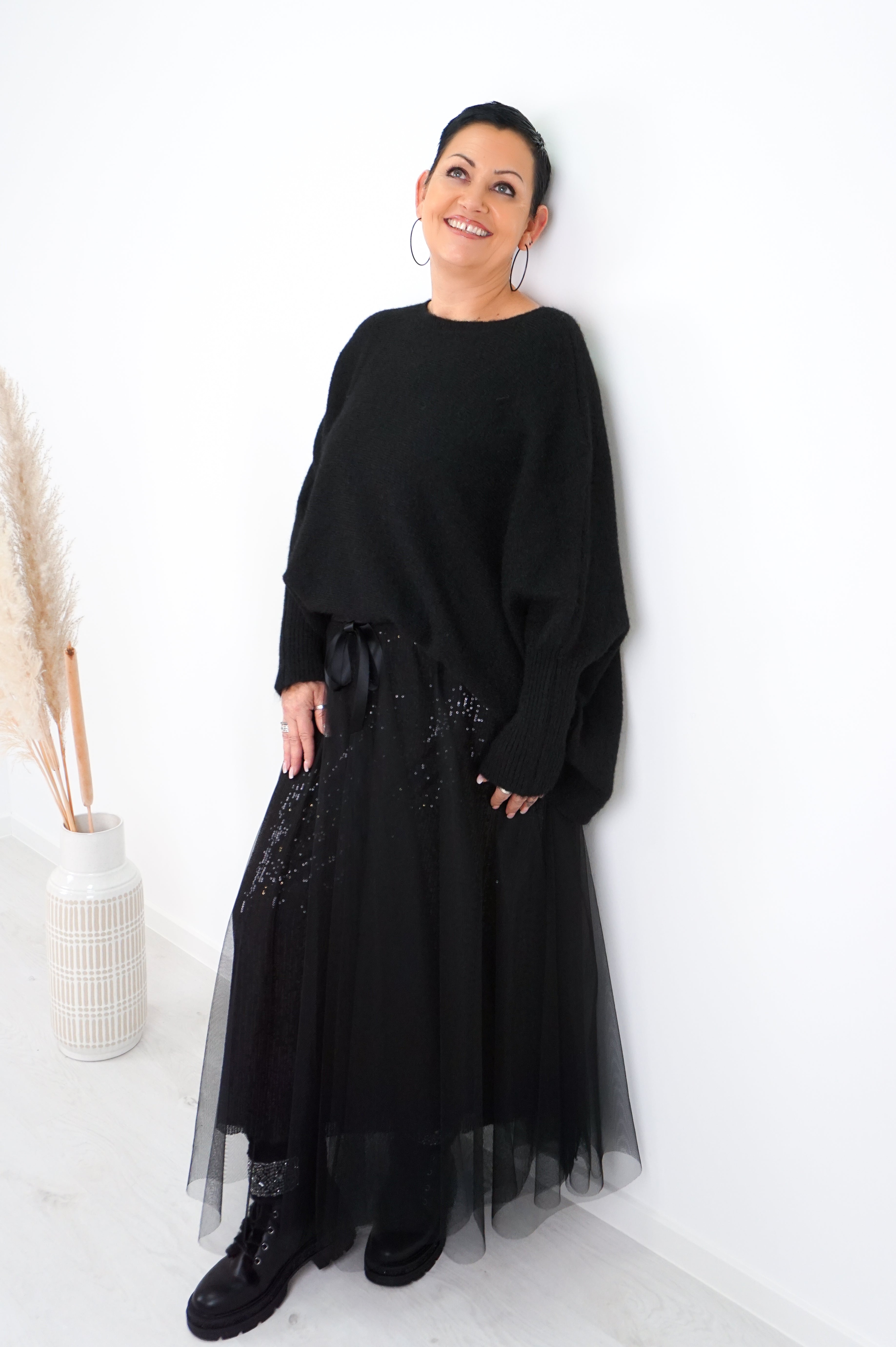 Weiter Strickpulli, schwarz