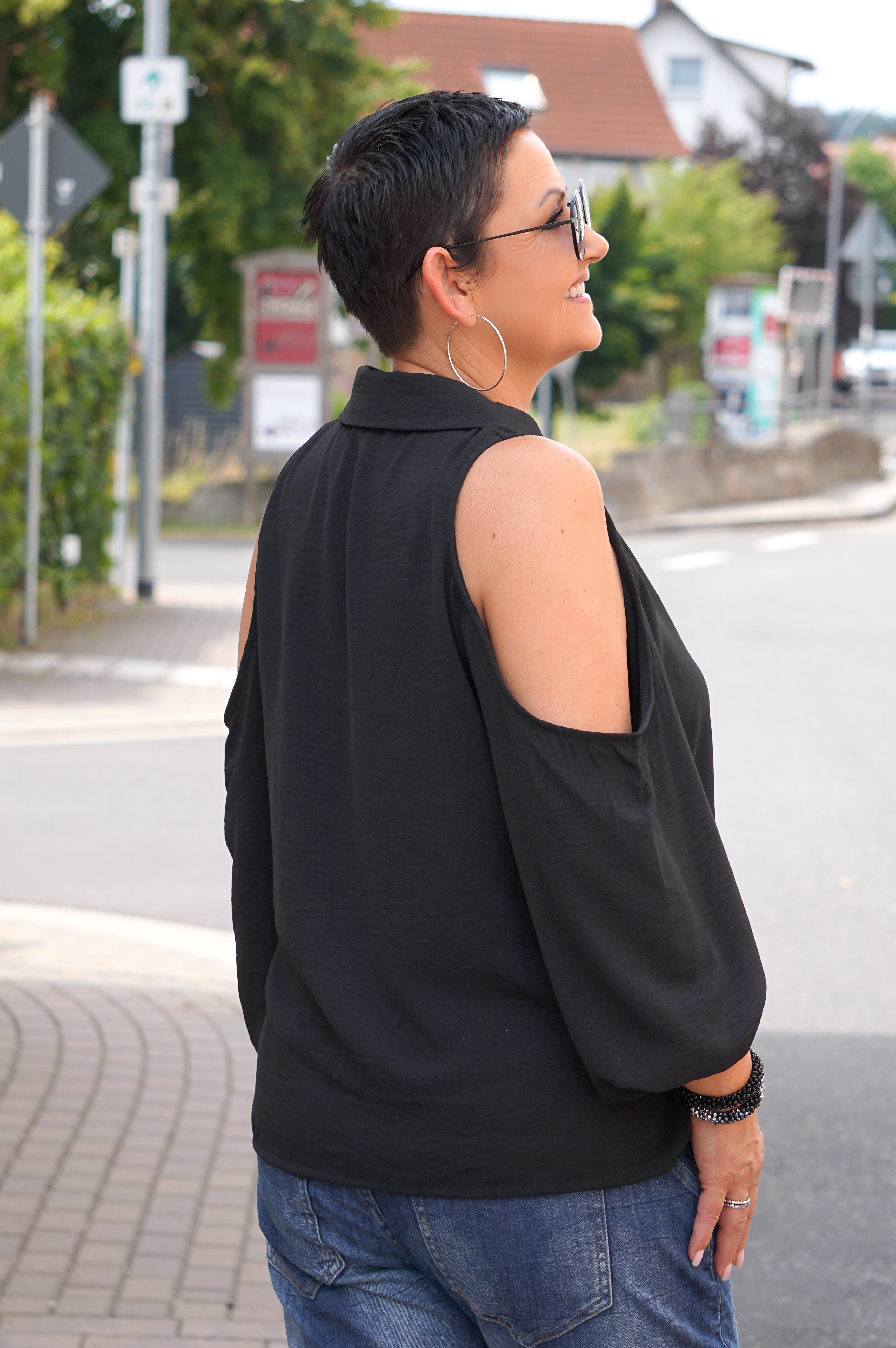 Bluse mit Cut-Outs, schwarz