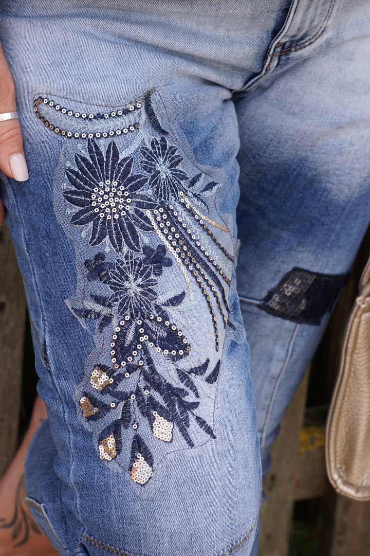 Sexy Woman Jeans „Midnight Bloom“