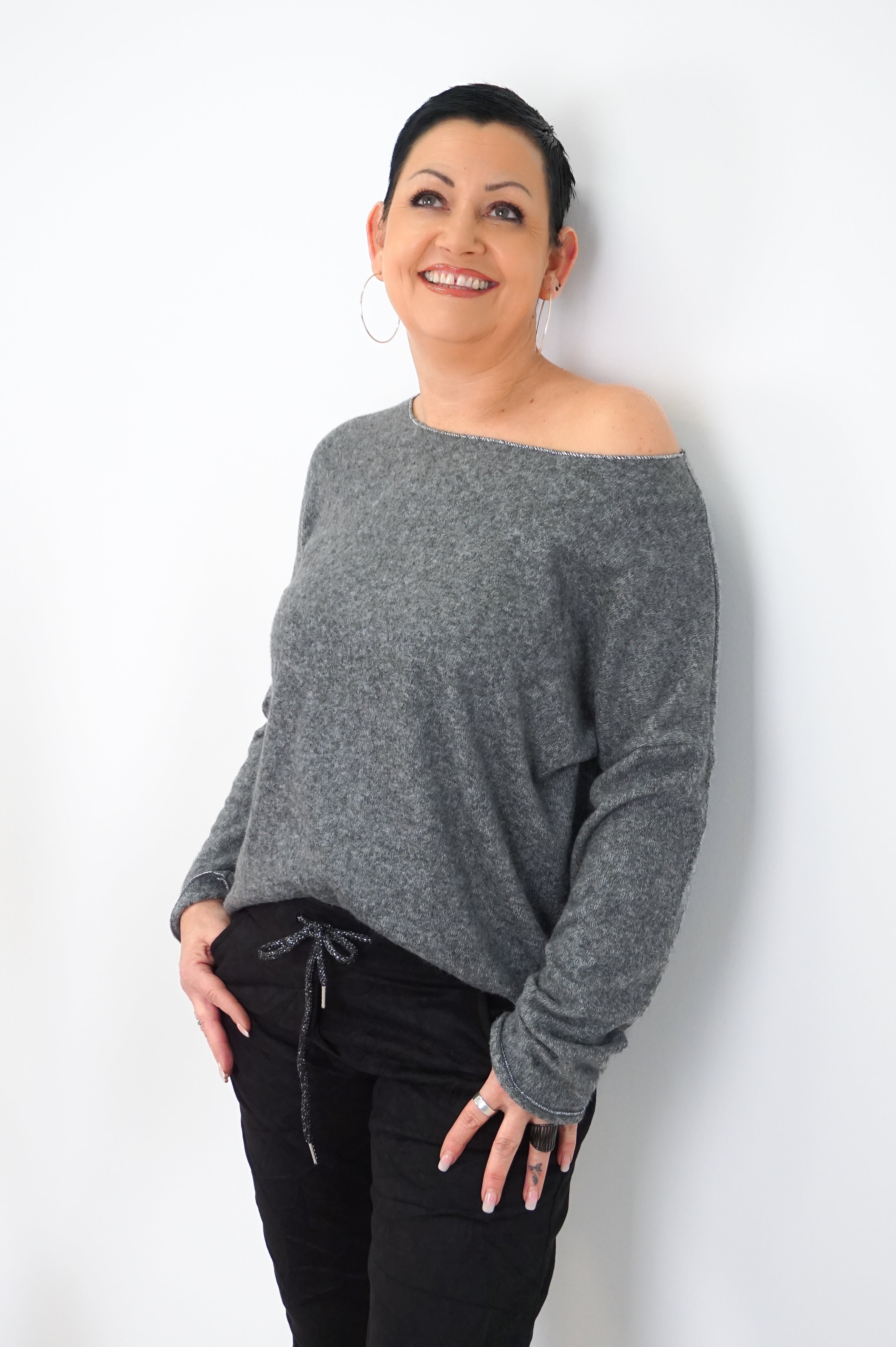 Flauschiger Feinstrickpulli, dunkelgrau