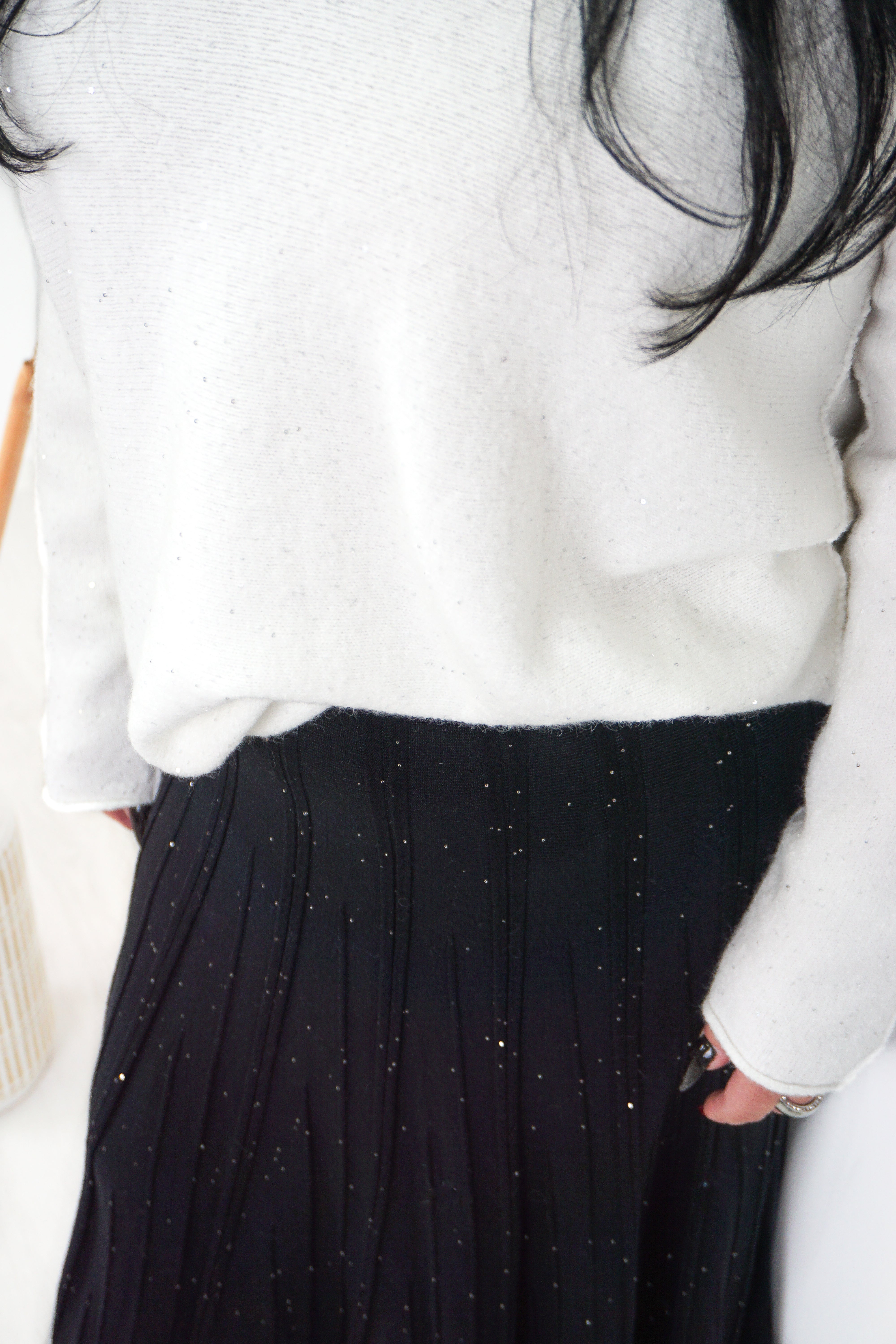 Feinstrickpulli mit eingearbeiteten Pailletten, Off white