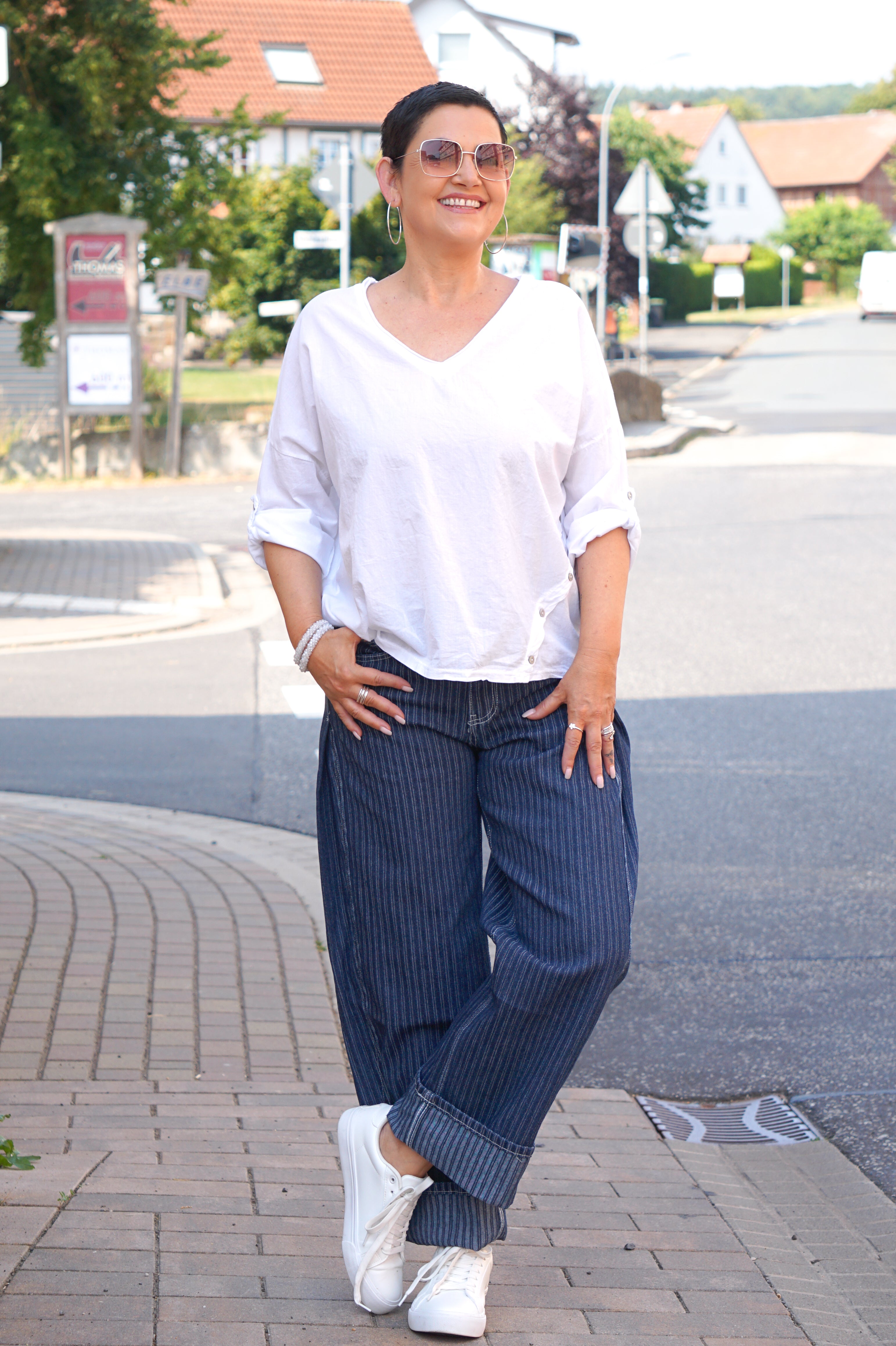 Langarmshirt mit Zierknöpfen, Weiß