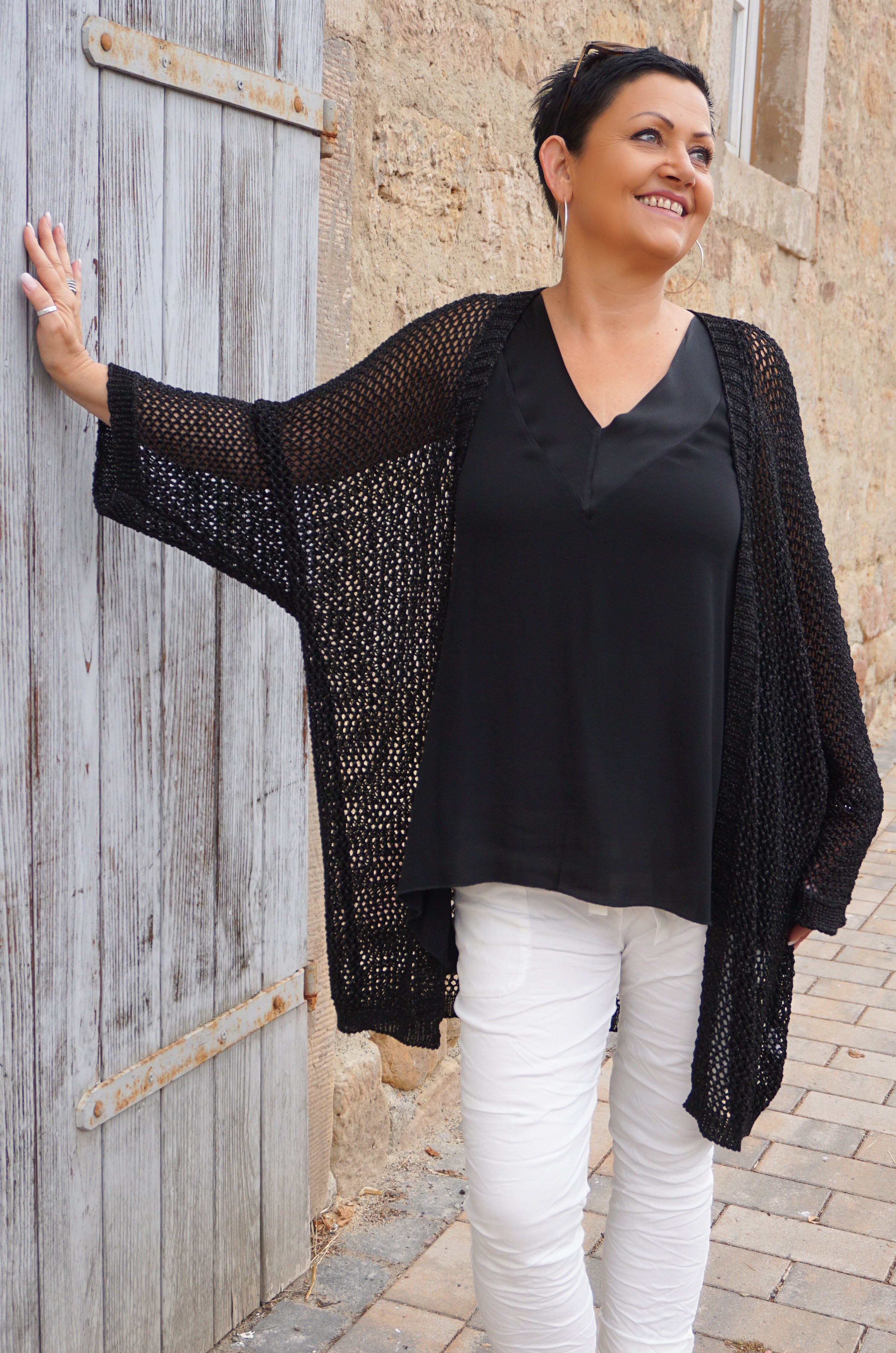 Top mit Satin Details, schwarz