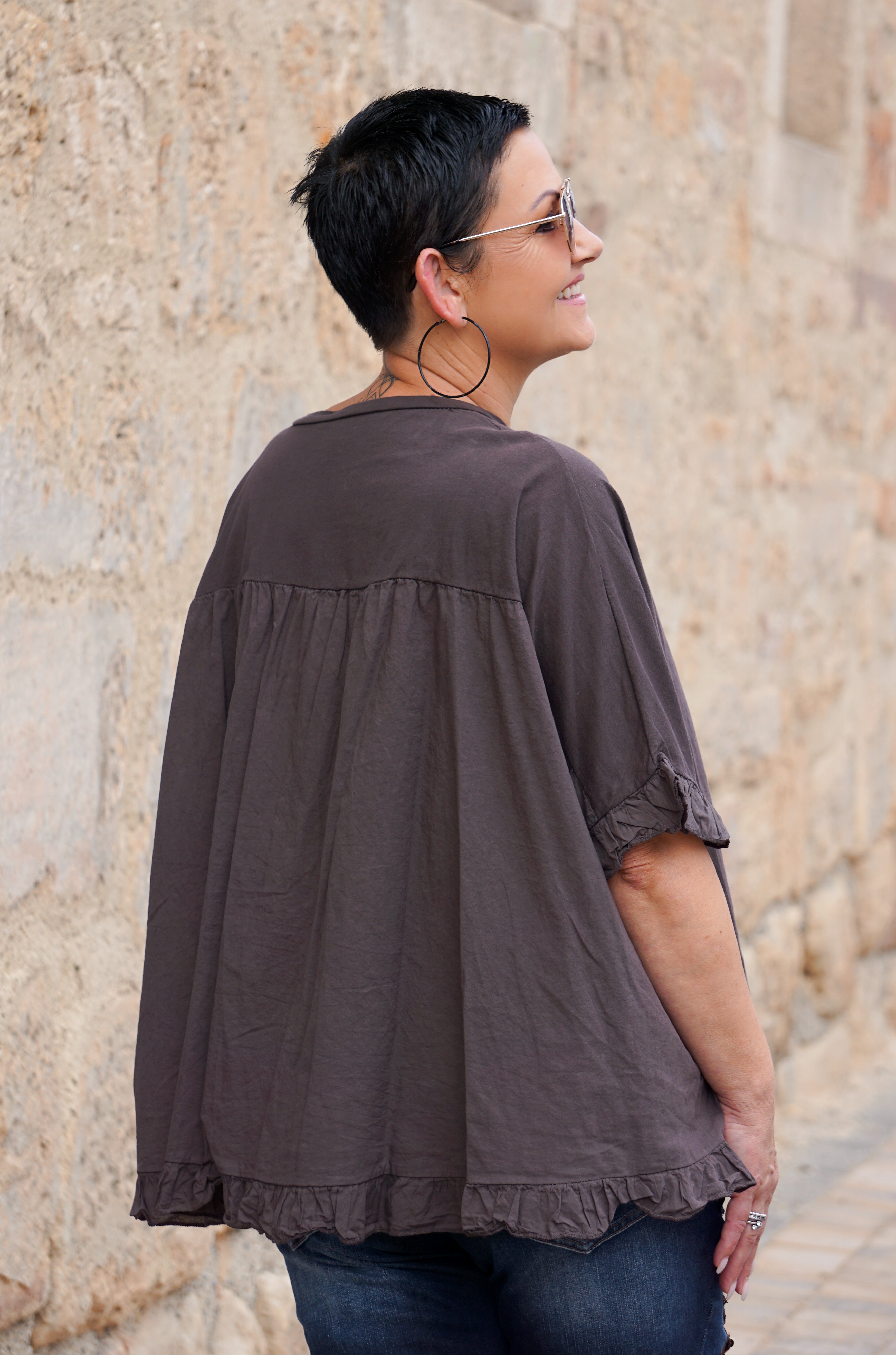 Kurzarm Blusenshirt mit Rüschen, schokobraun