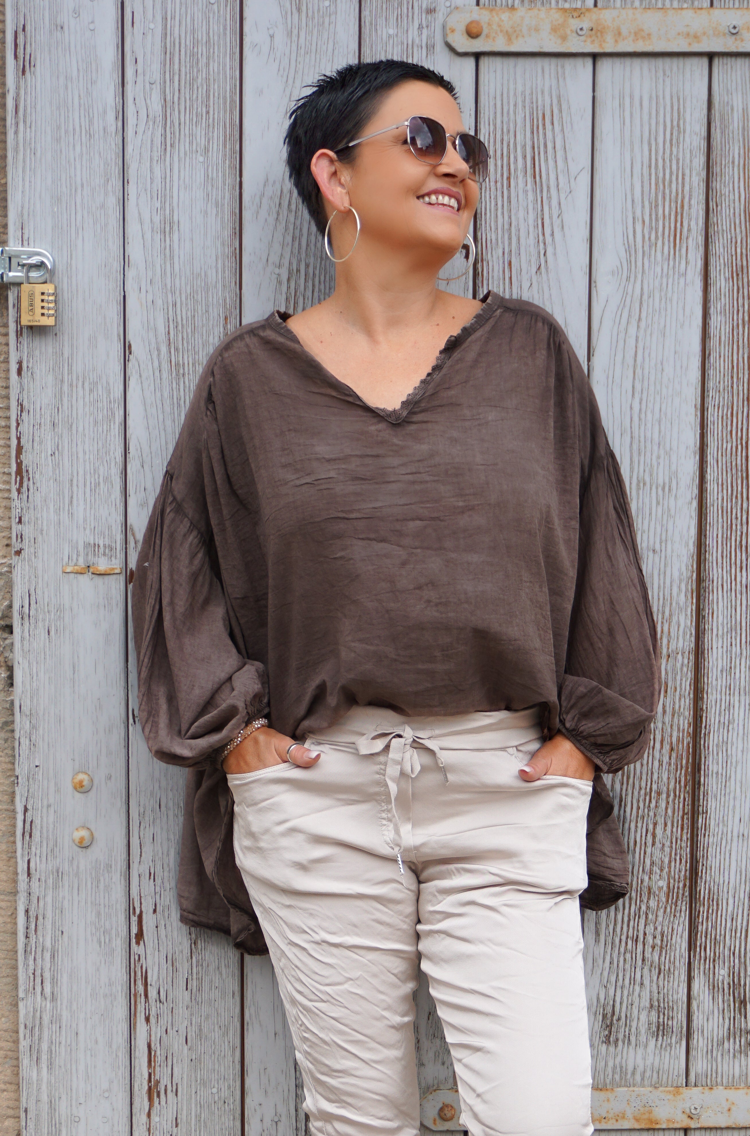 Leichte oversize Bluse mit weiten Ärmeln, schokobraun