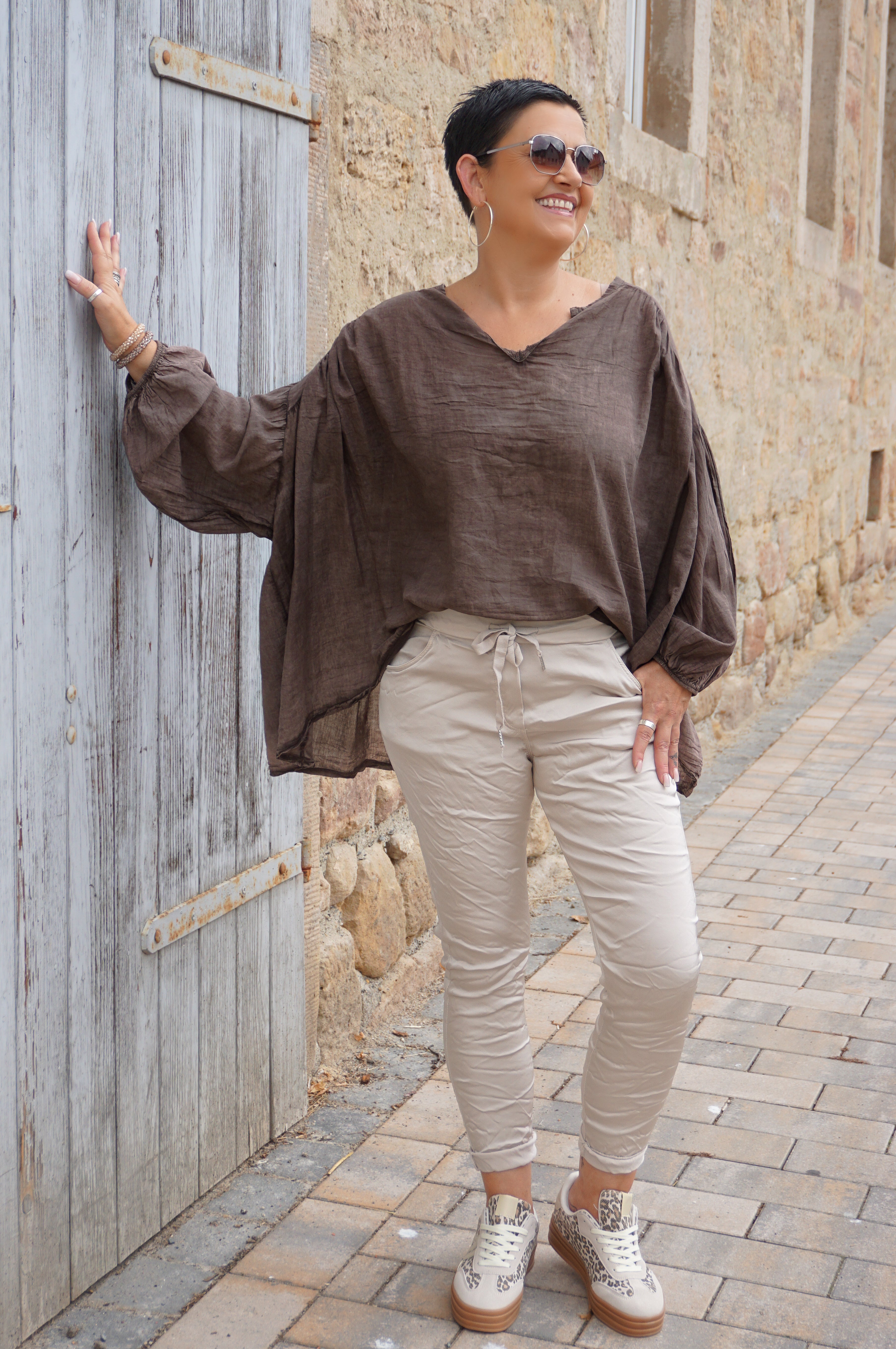Leichte oversize Bluse mit weiten Ärmeln, schokobraun