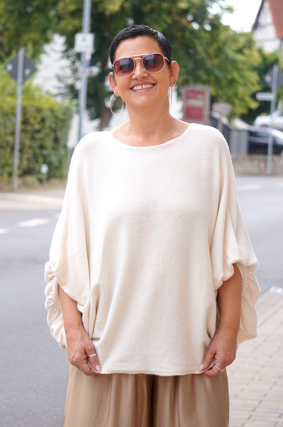 Weiter Kurzarm Feinstrickpulli, creme