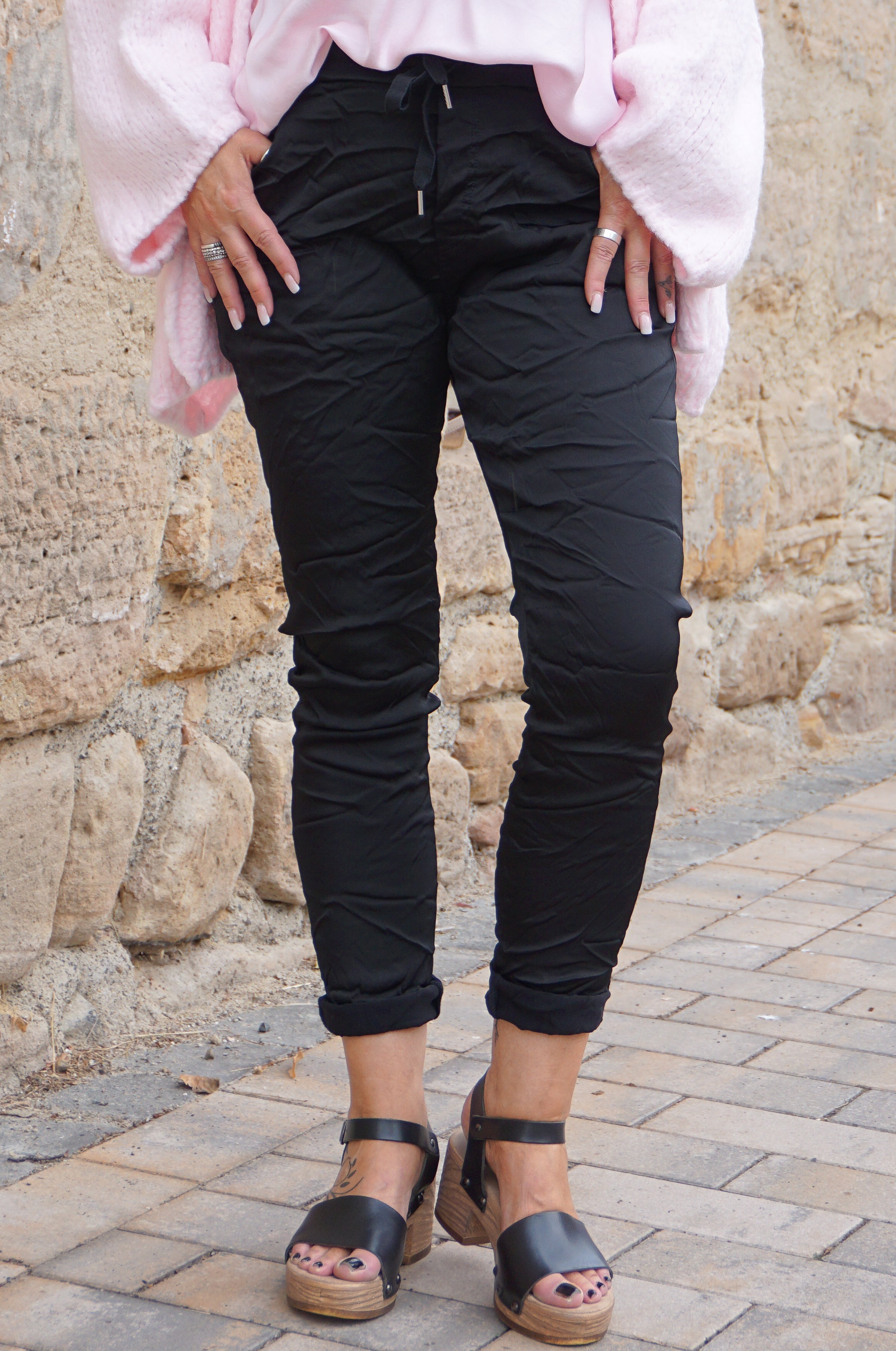 Jogpant im Satin Look, schwarz