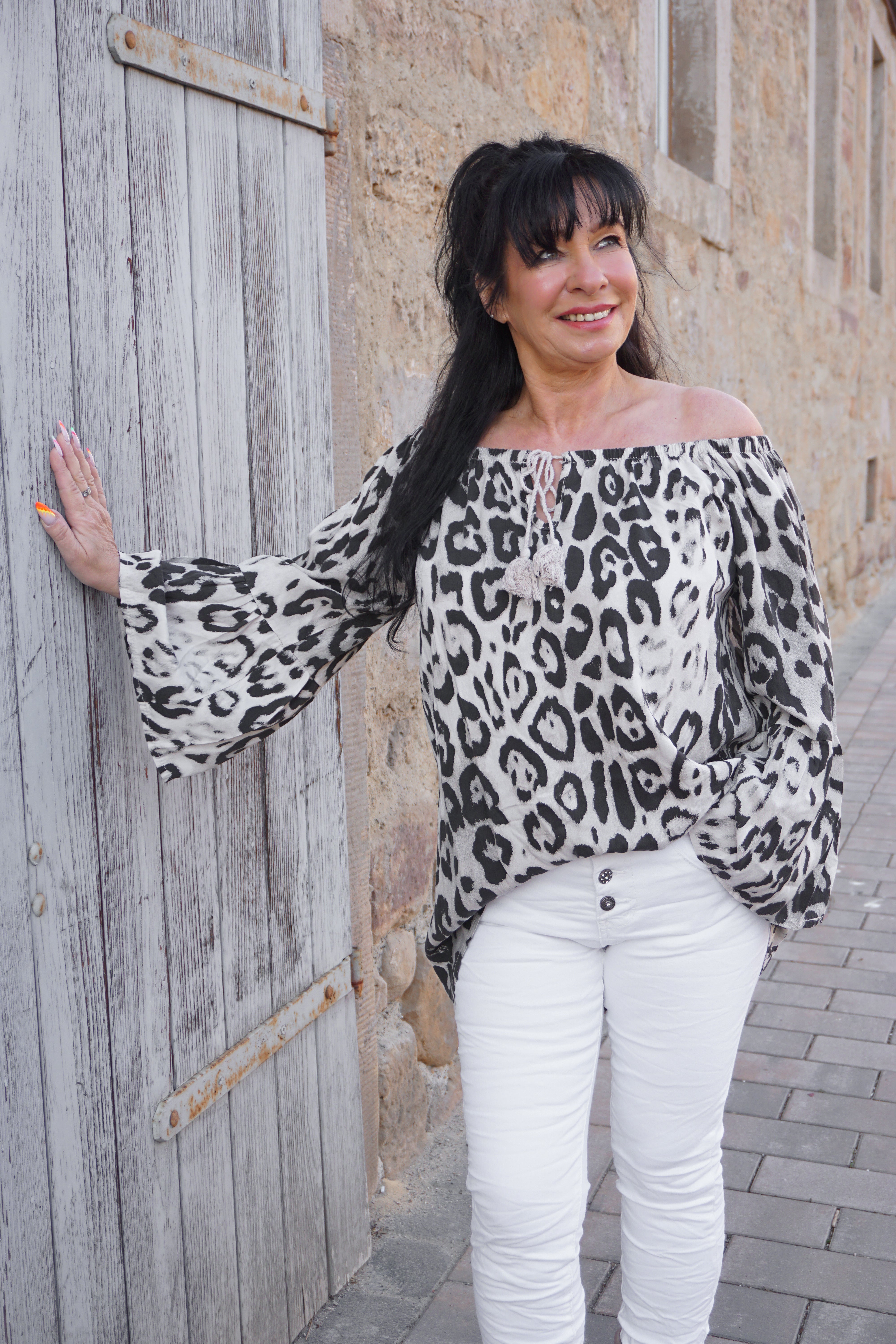 Bluse mit Leo Print