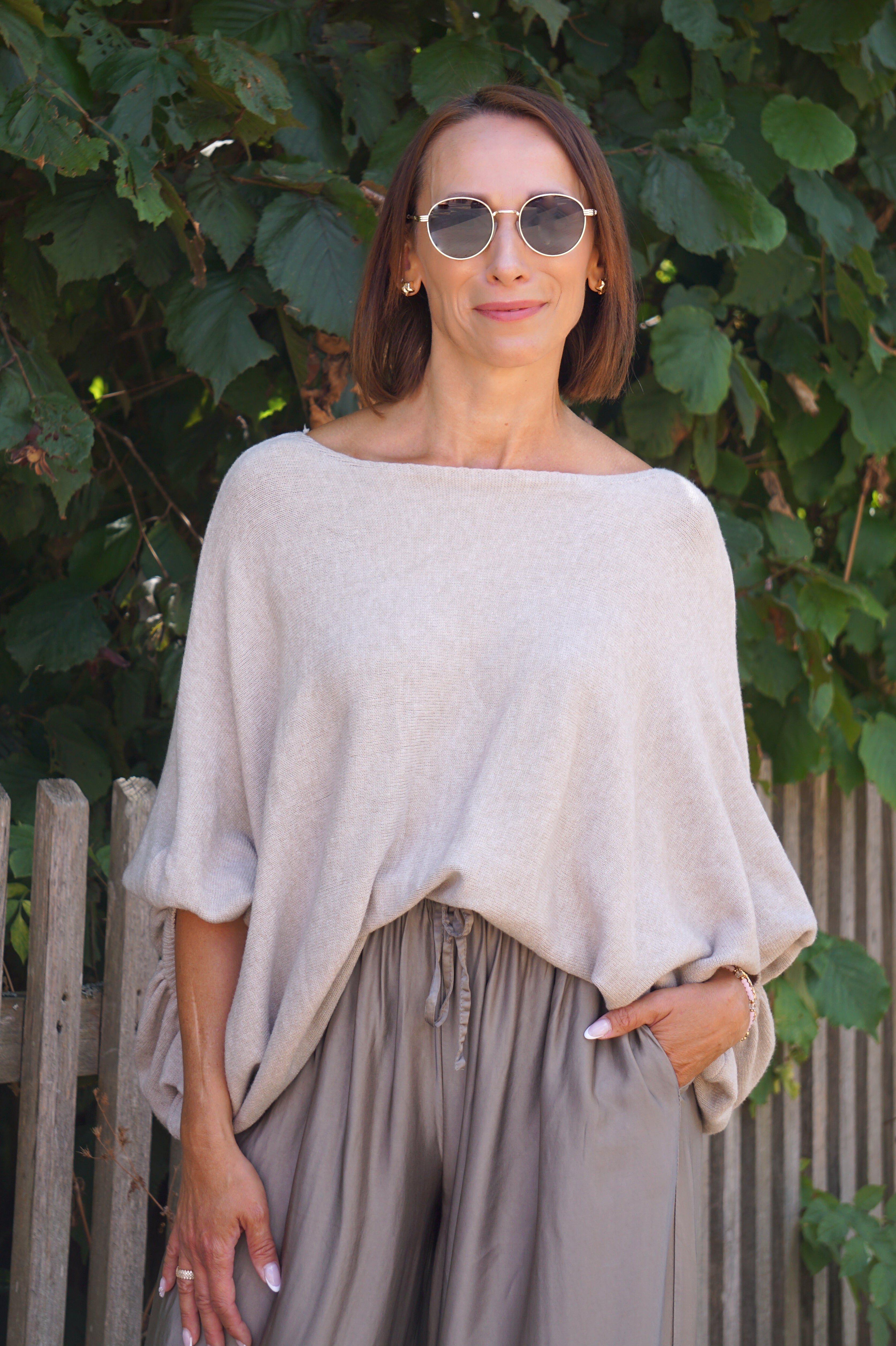 Weiter Kurzarm Feinstrickpulli, beige