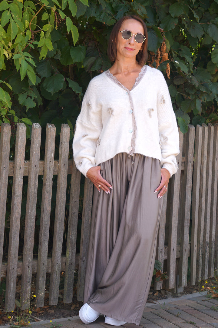 Strickjacke mit Schleifen, Creme