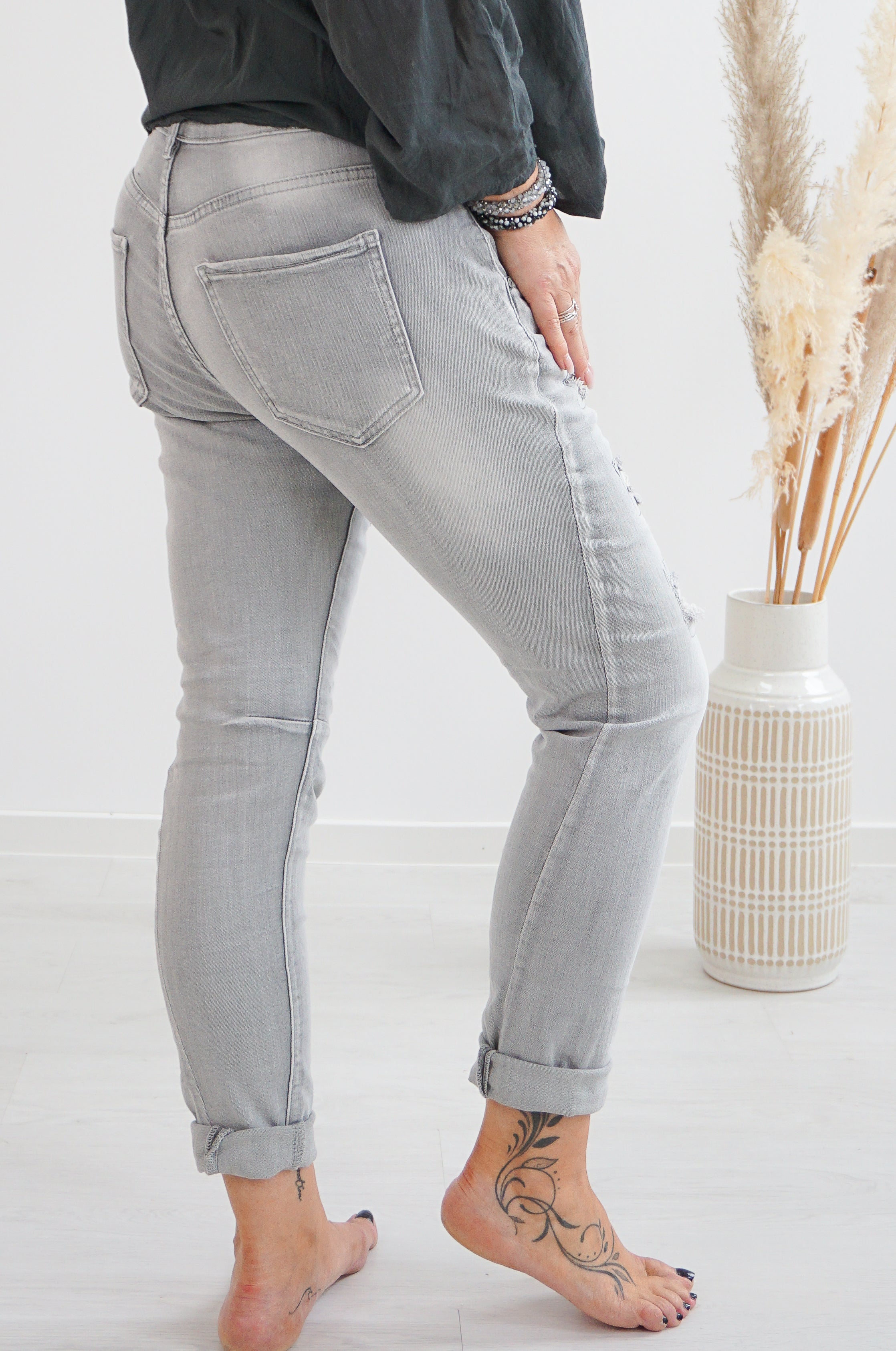 Sexy Woman Jeans mit unterlegten Rissen