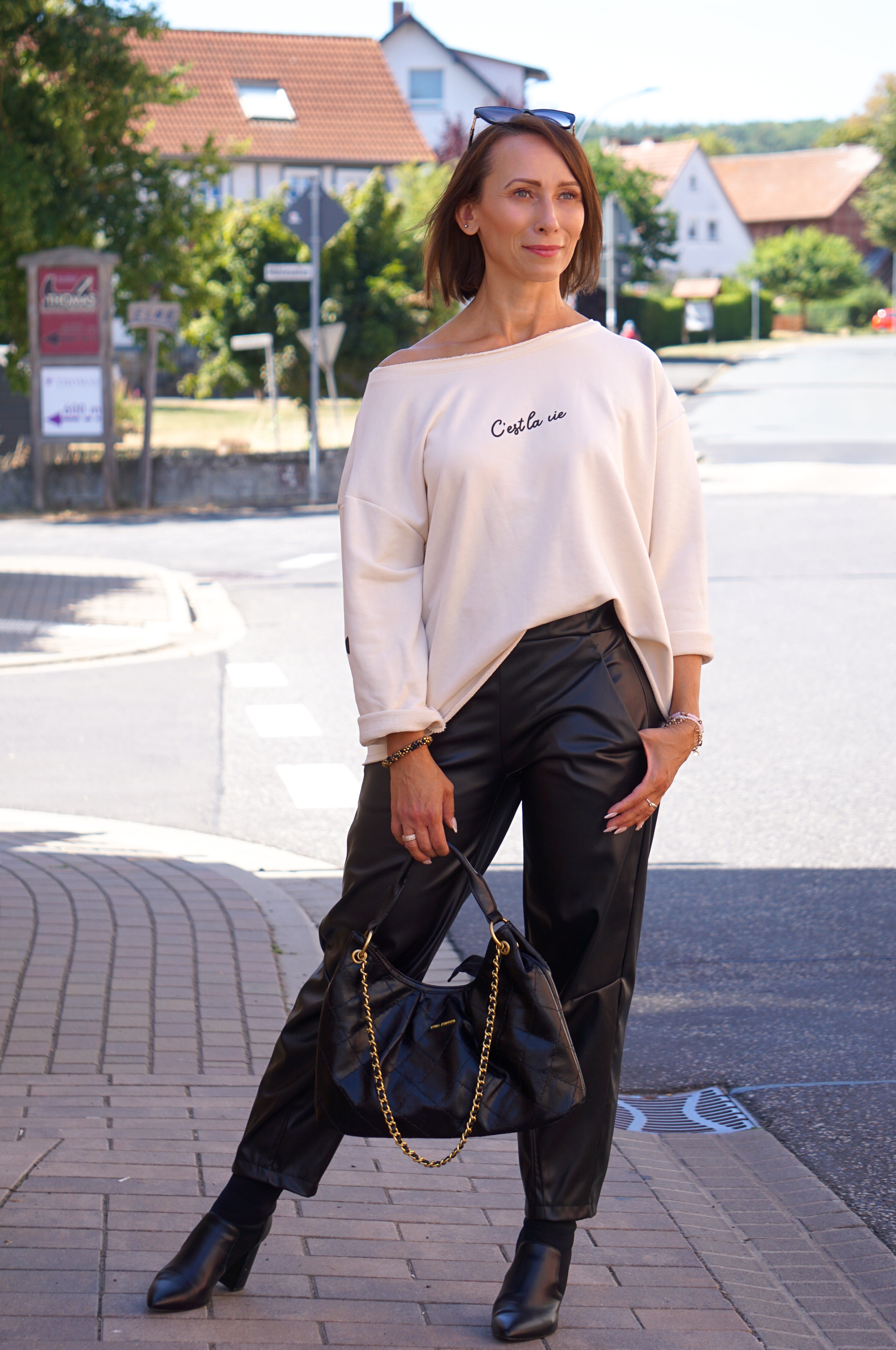 Sweatshirt „c’est la vie“, hellbeige