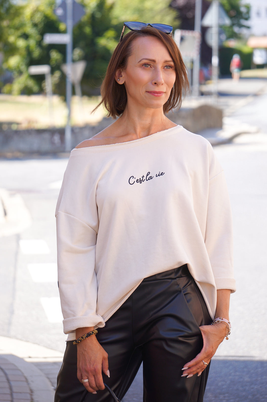Sweatshirt „c’est la vie“, hellbeige