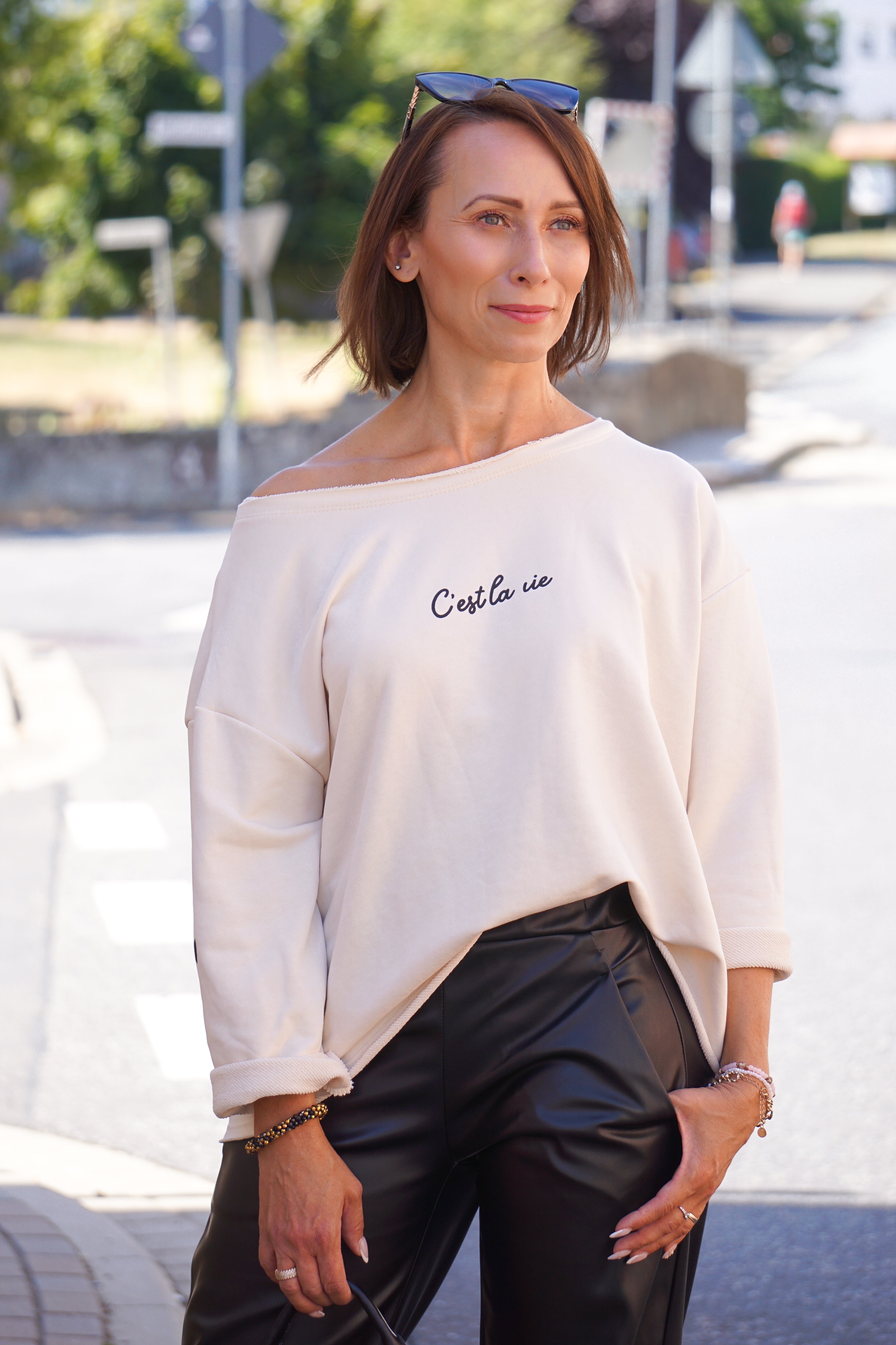 Sweatshirt „c’est la vie“, hellbeige
