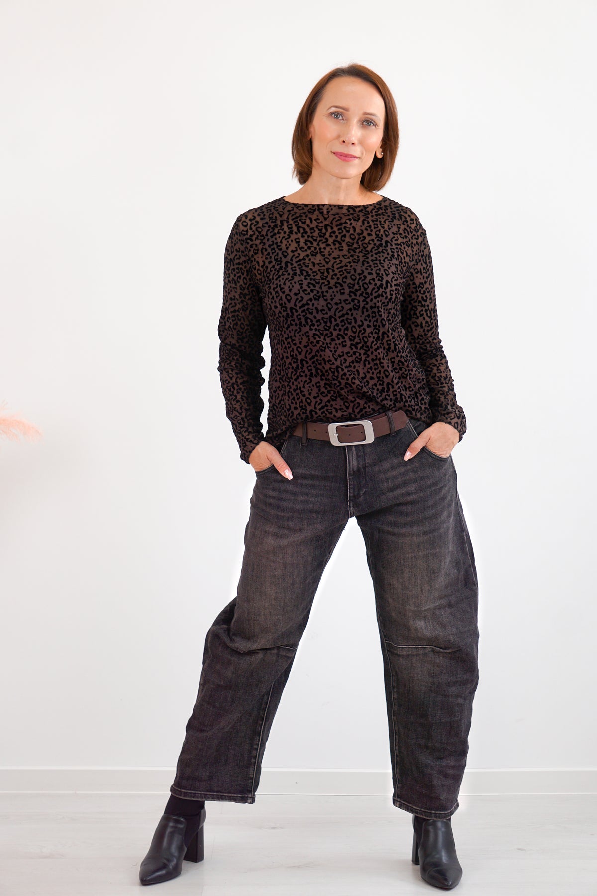 Sexy Woman Barrel Jeans