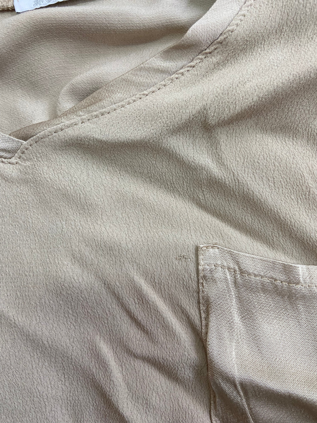 Zweite Wahl - T-Shirt mit Satin Details, beige - Vom Umtausch ausgeschlossen