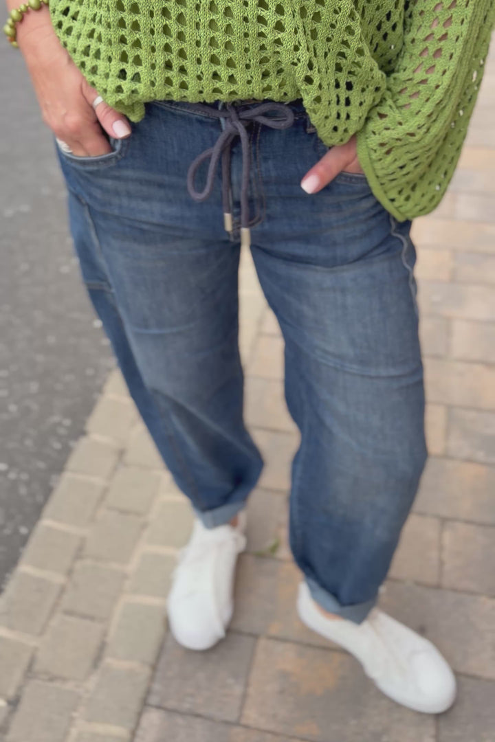 Sexy Woman Barrel Jeans
